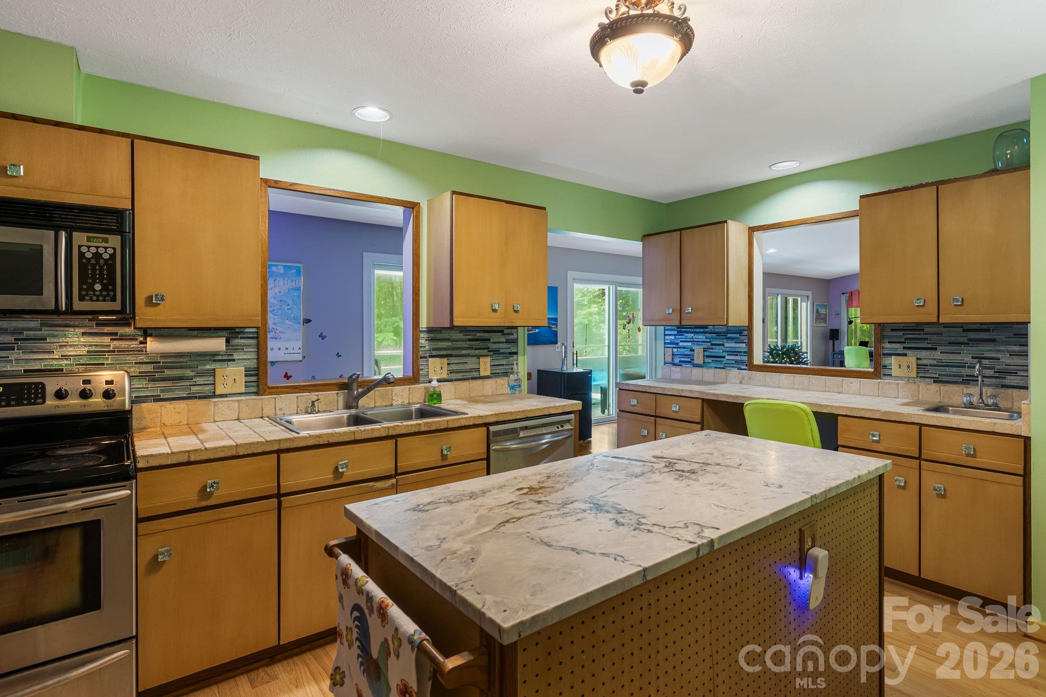 11 Beaumont Drive — Hendersonville
