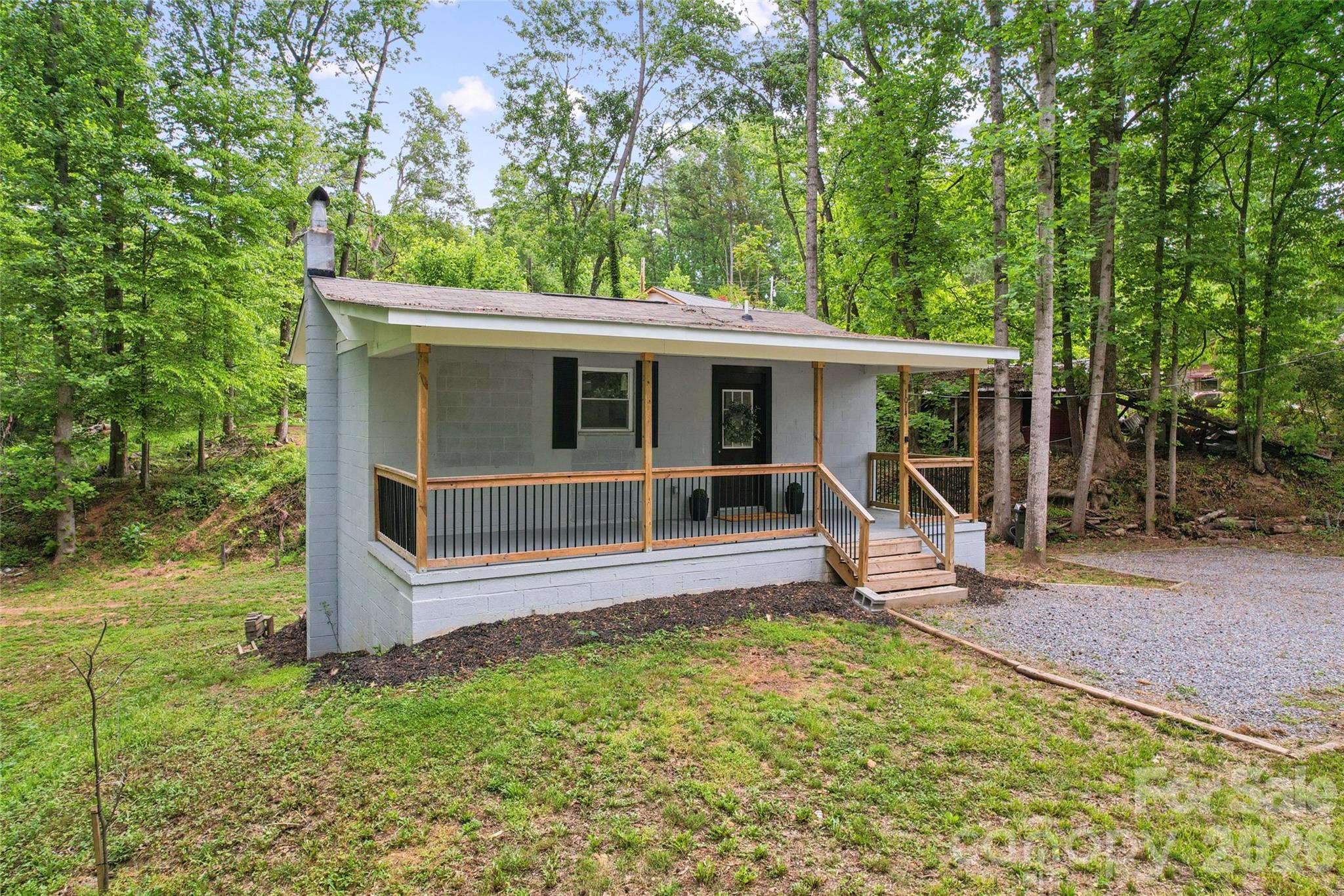 1014 N Mountain Street — Cherryville