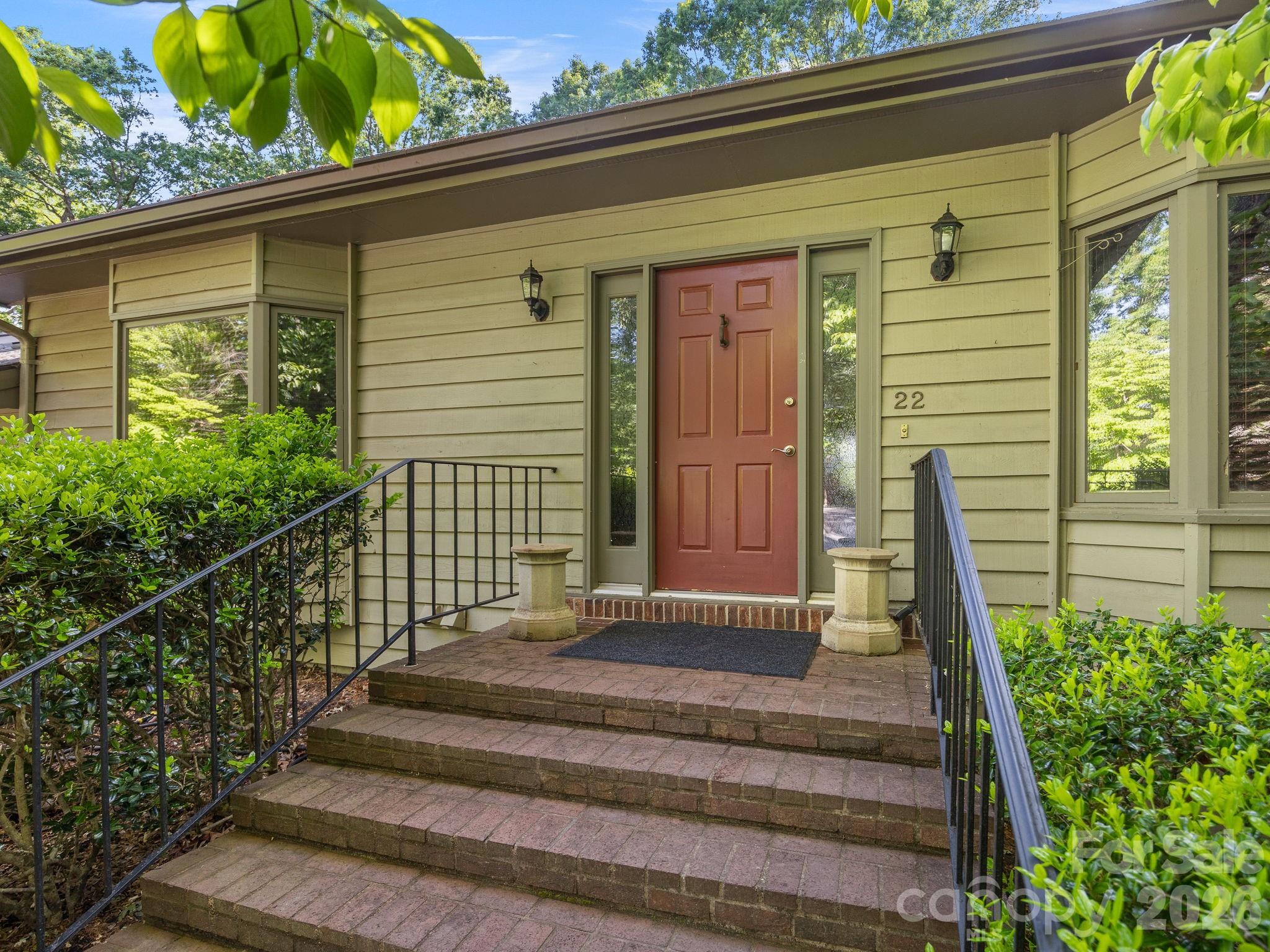 22 Hunting Country Trail — Tryon
