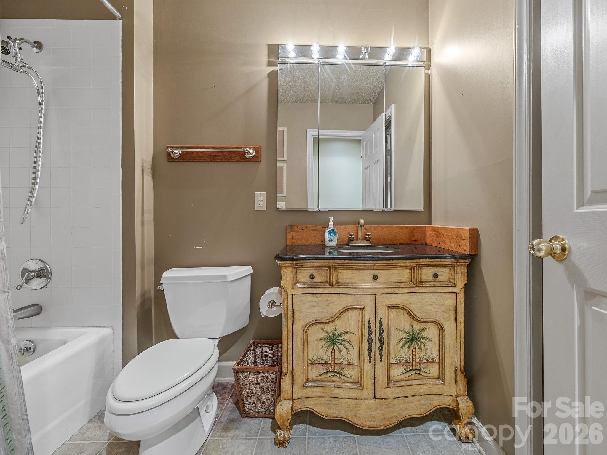 22 Hunting Country Trail — Tryon