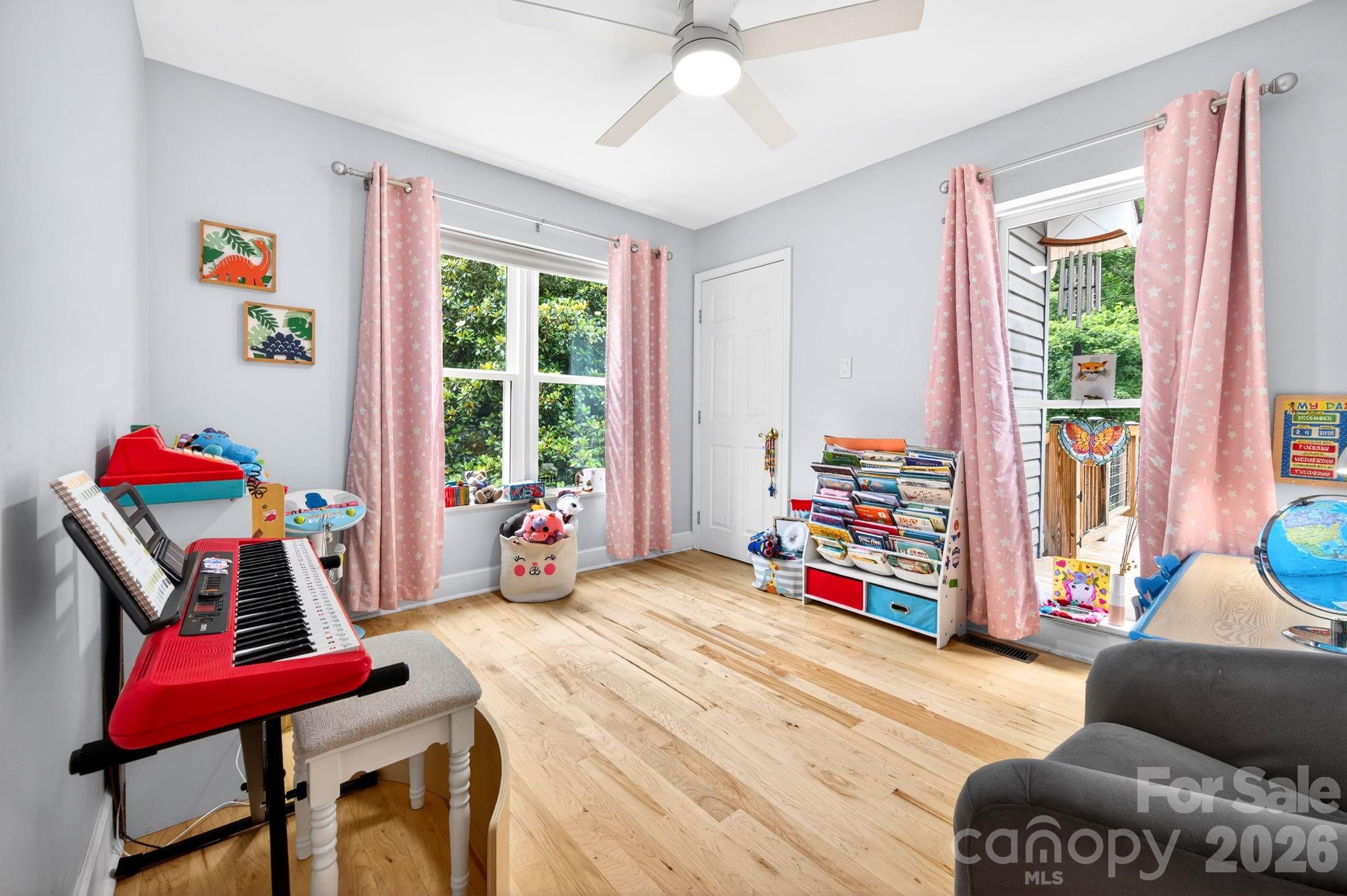 153 Skyview Circle — Asheville
