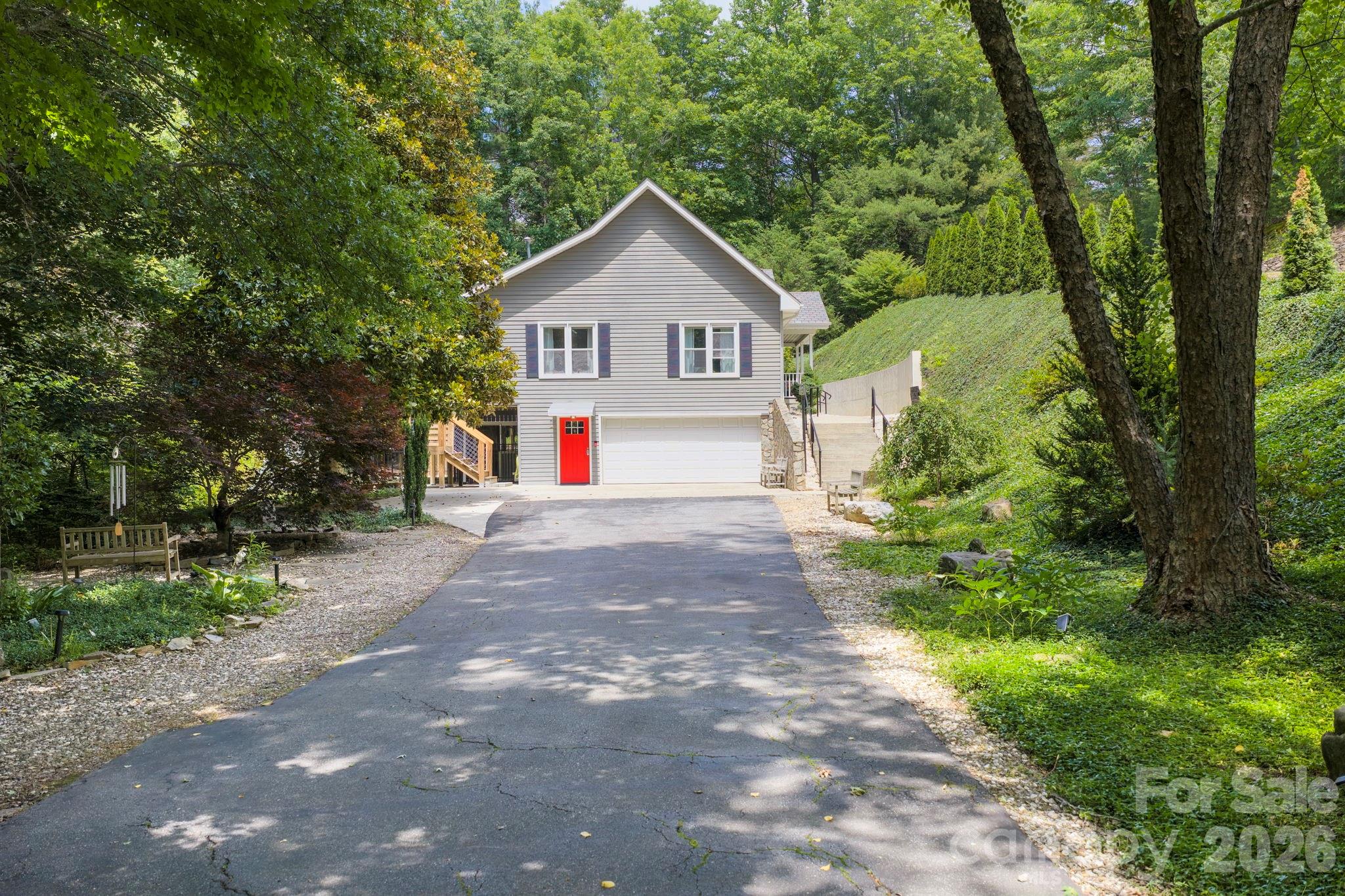 153 Skyview Circle — Asheville