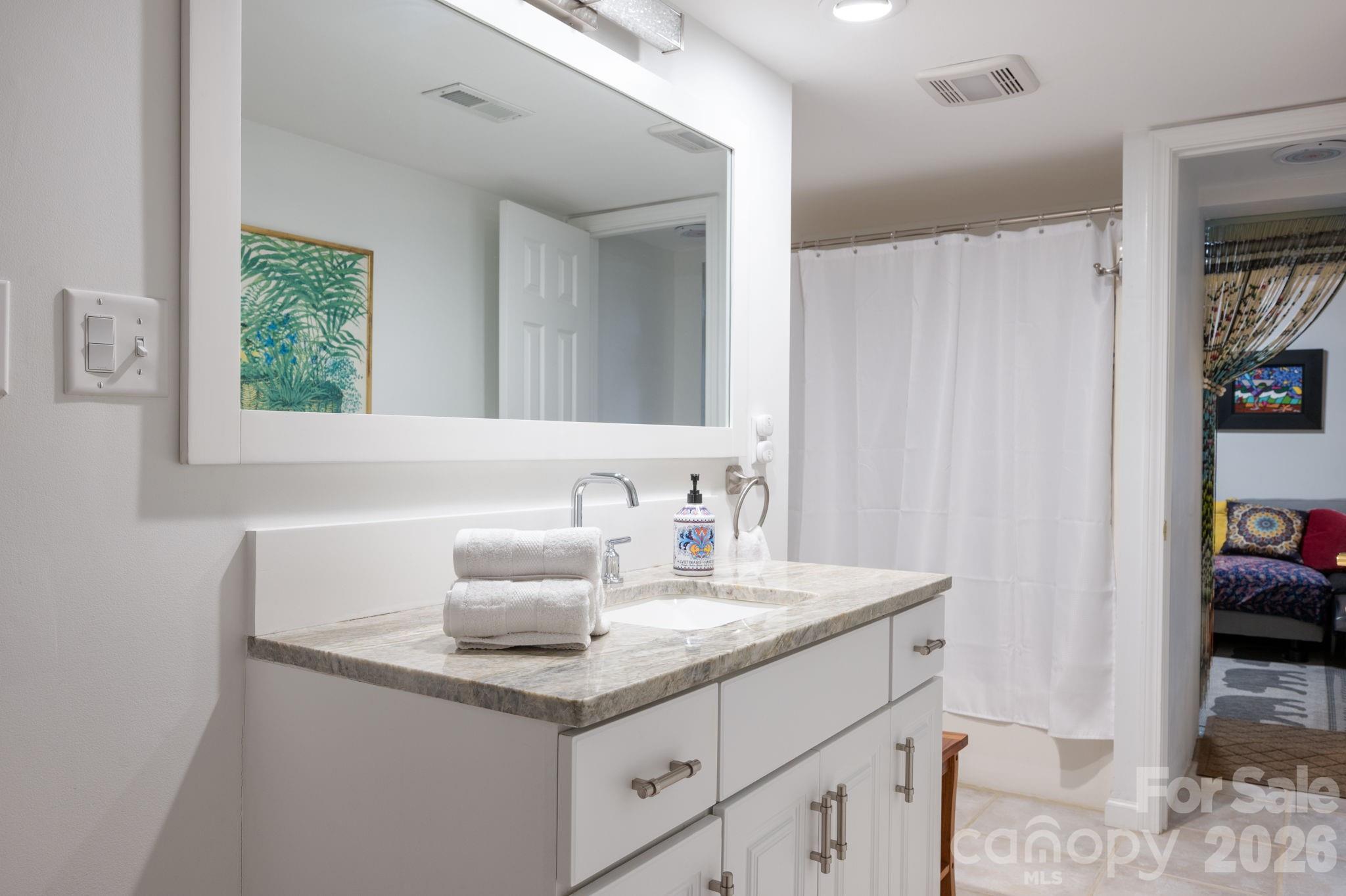 153 Skyview Circle — Asheville