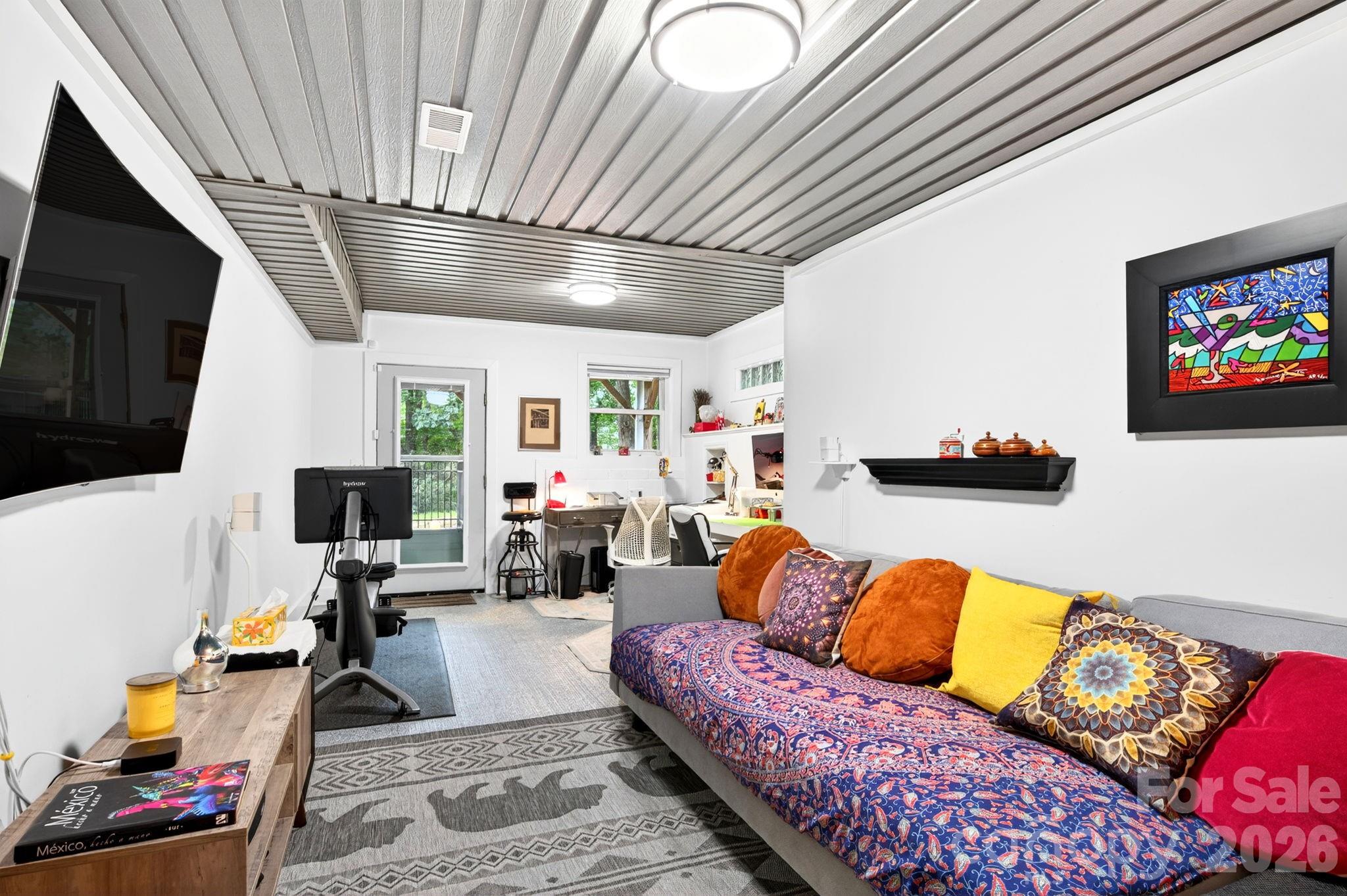 153 Skyview Circle — Asheville