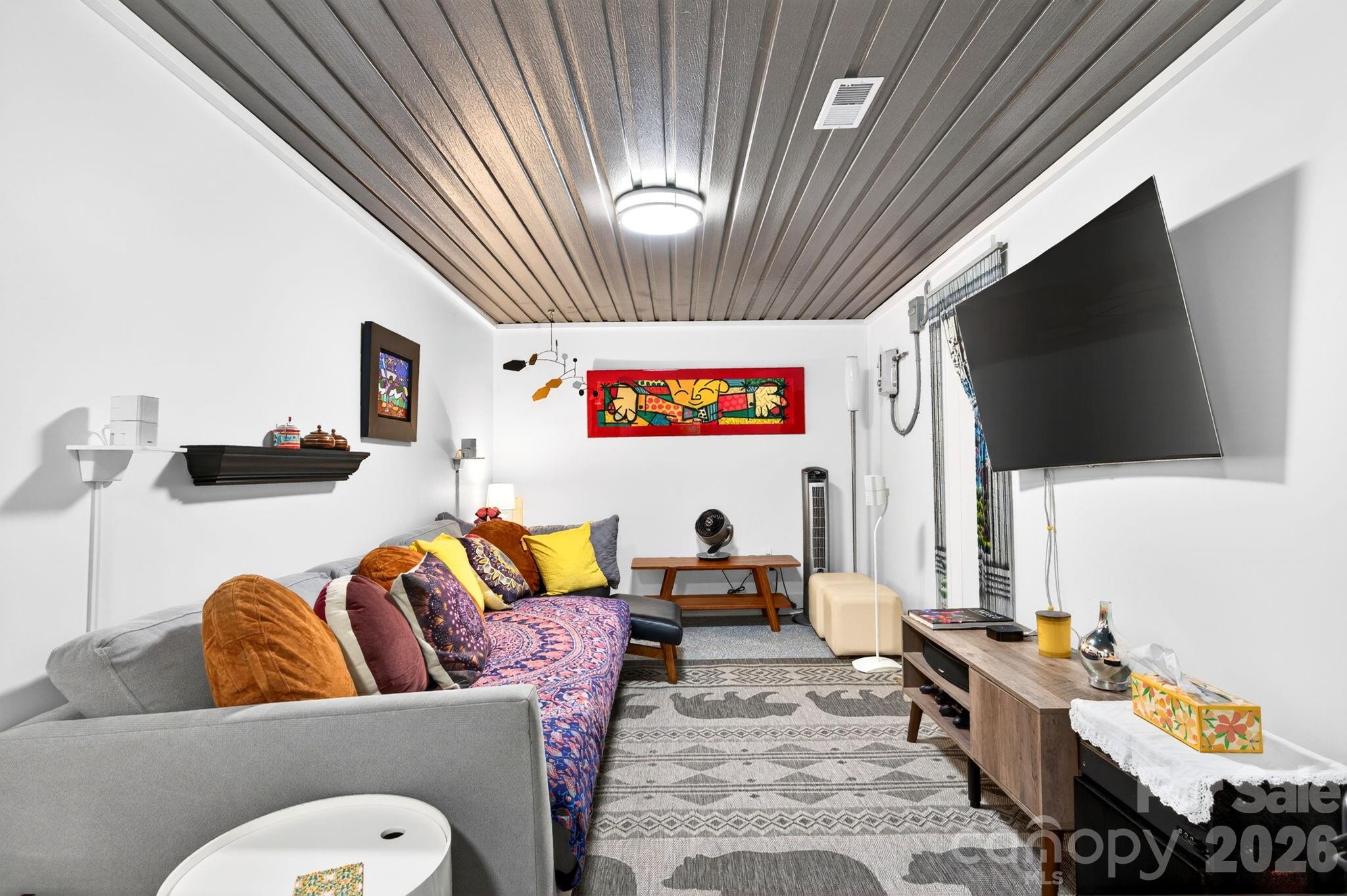 153 Skyview Circle — Asheville