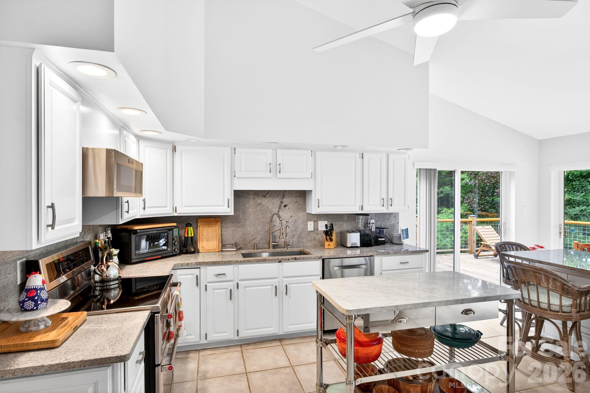 153 Skyview Circle — Asheville