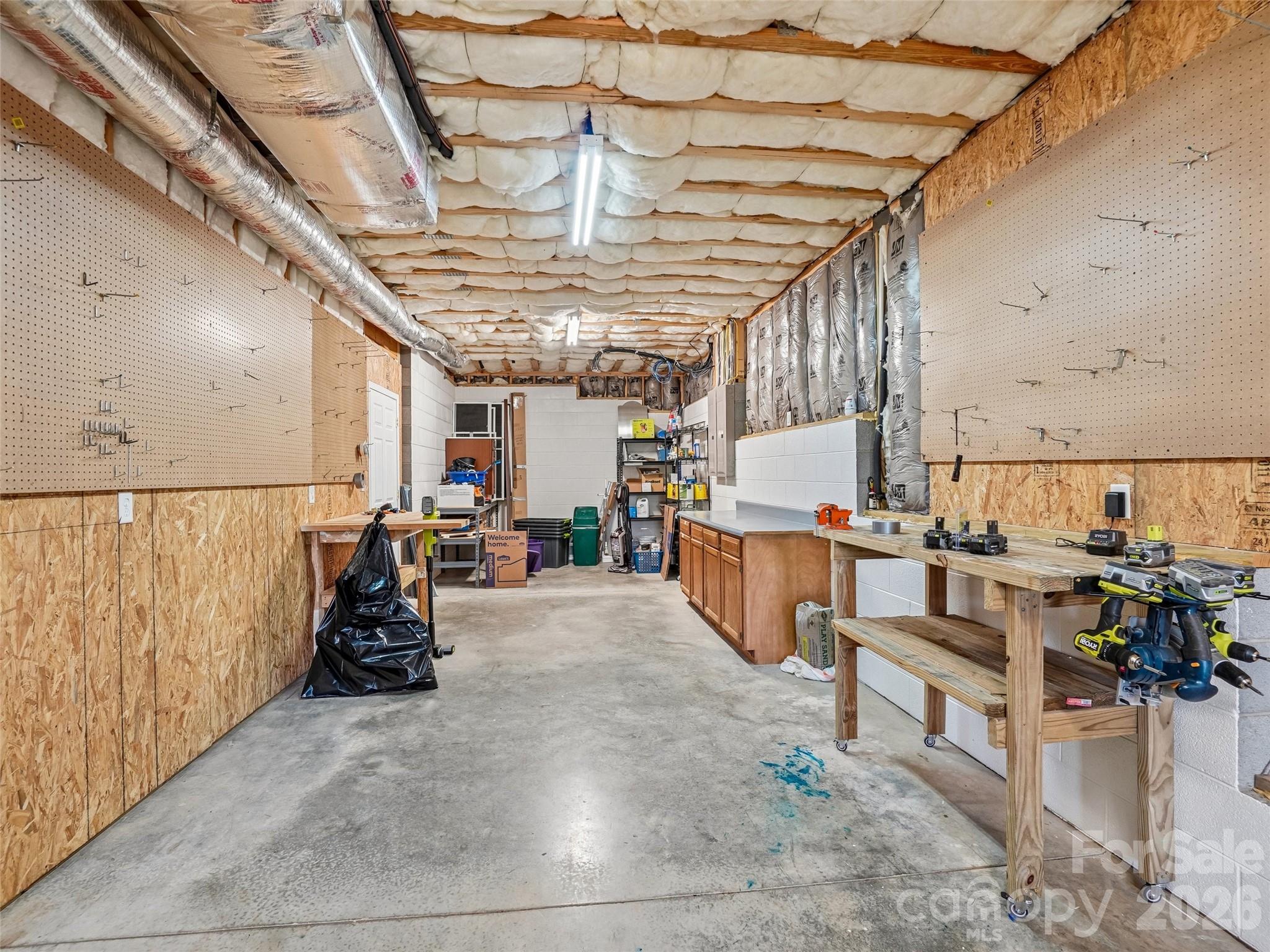 65 Horizon Way — Alexander