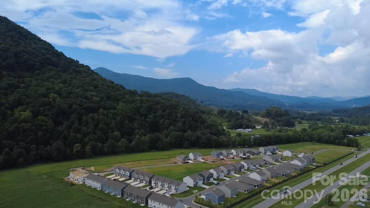 175 Creekwalk Lane — Waynesville