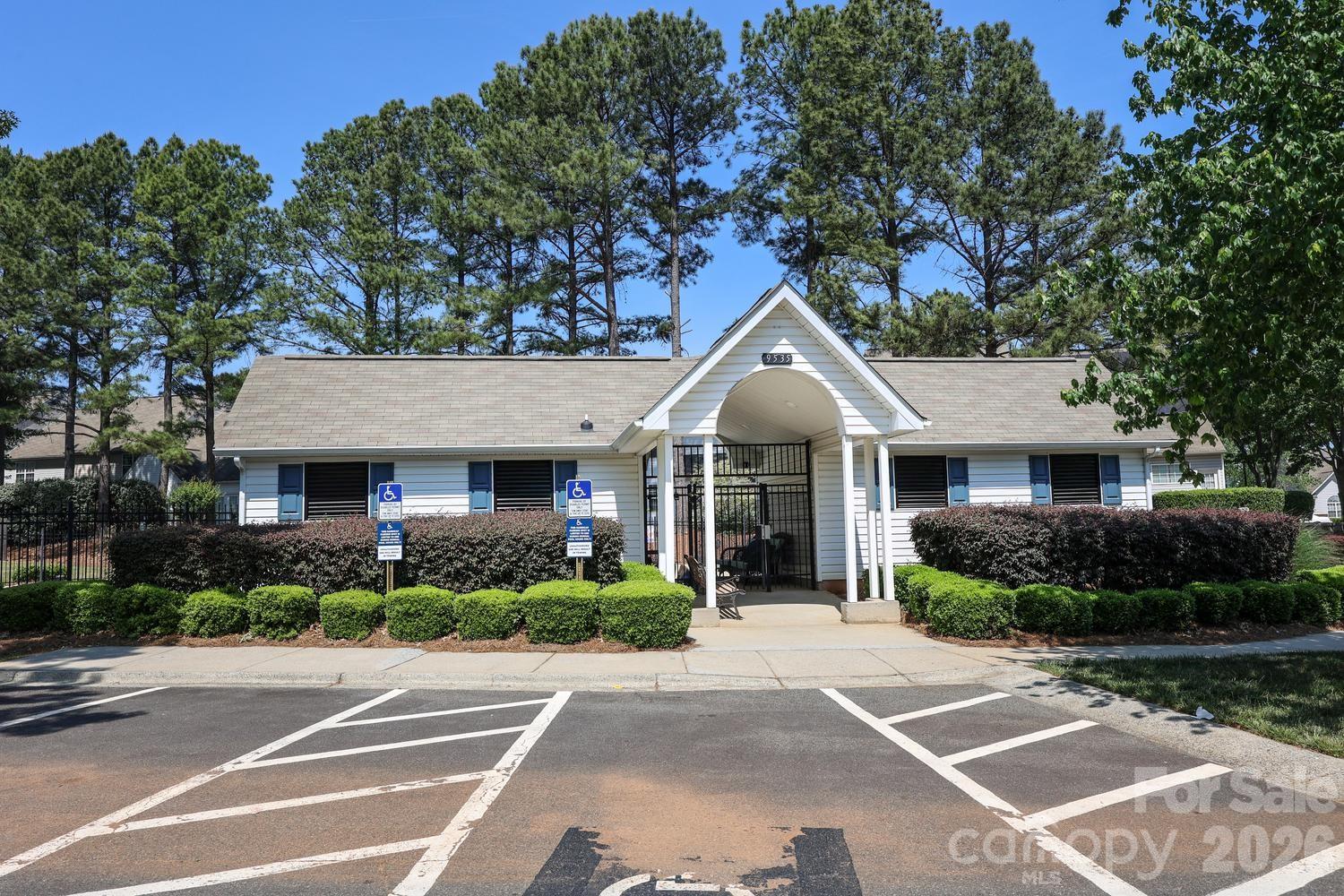 11629 Boxer Lane — Charlotte