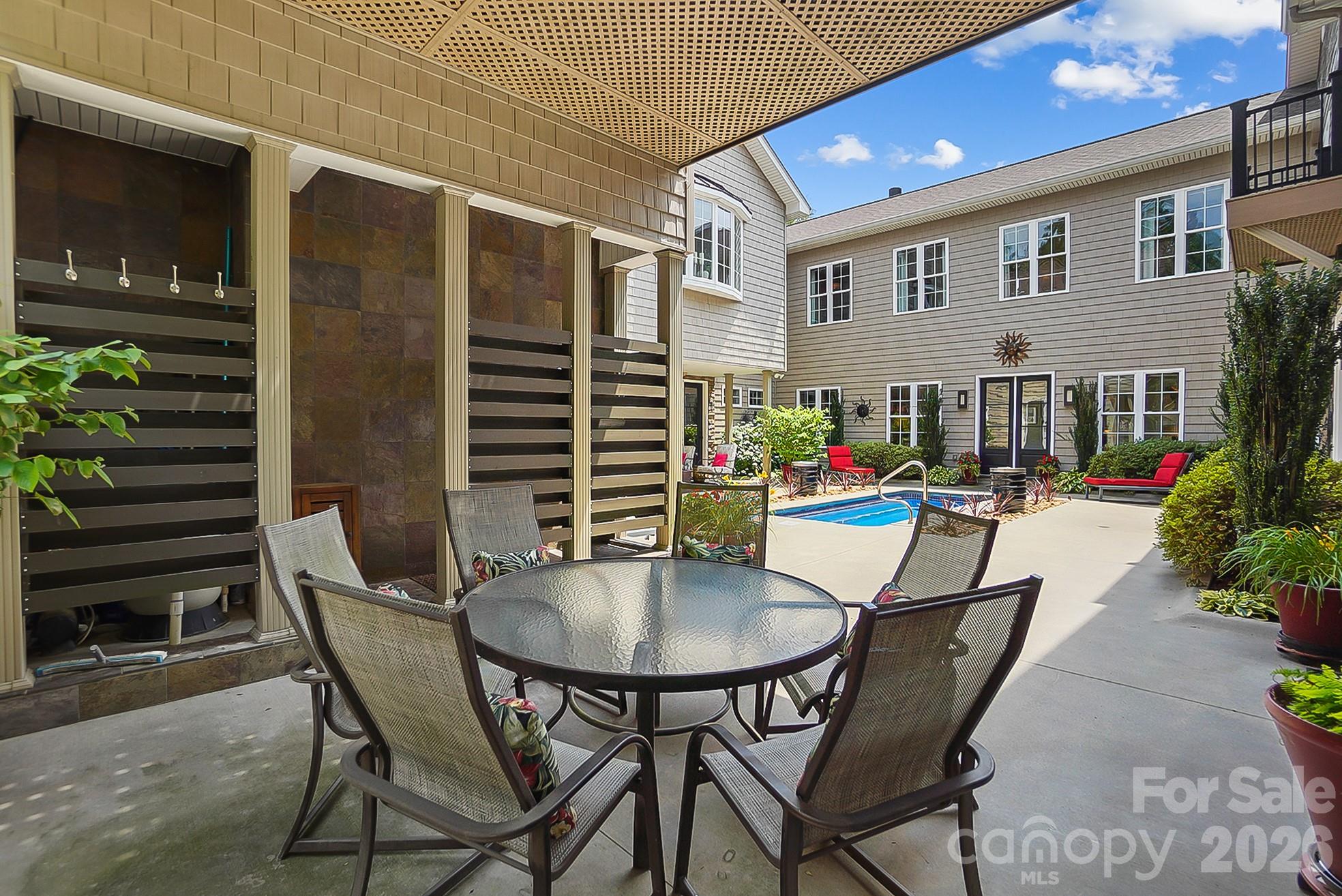 2354 Valelake Road — York