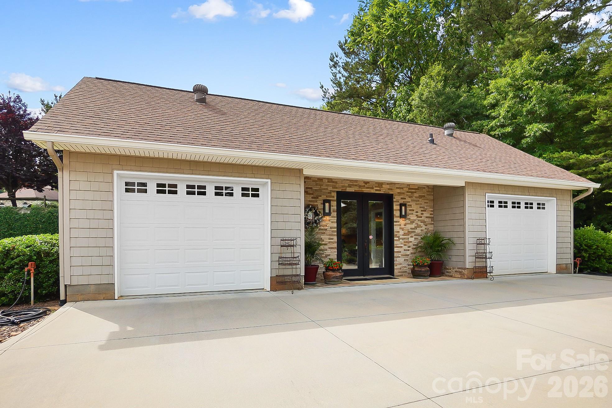 2354 Valelake Road — York