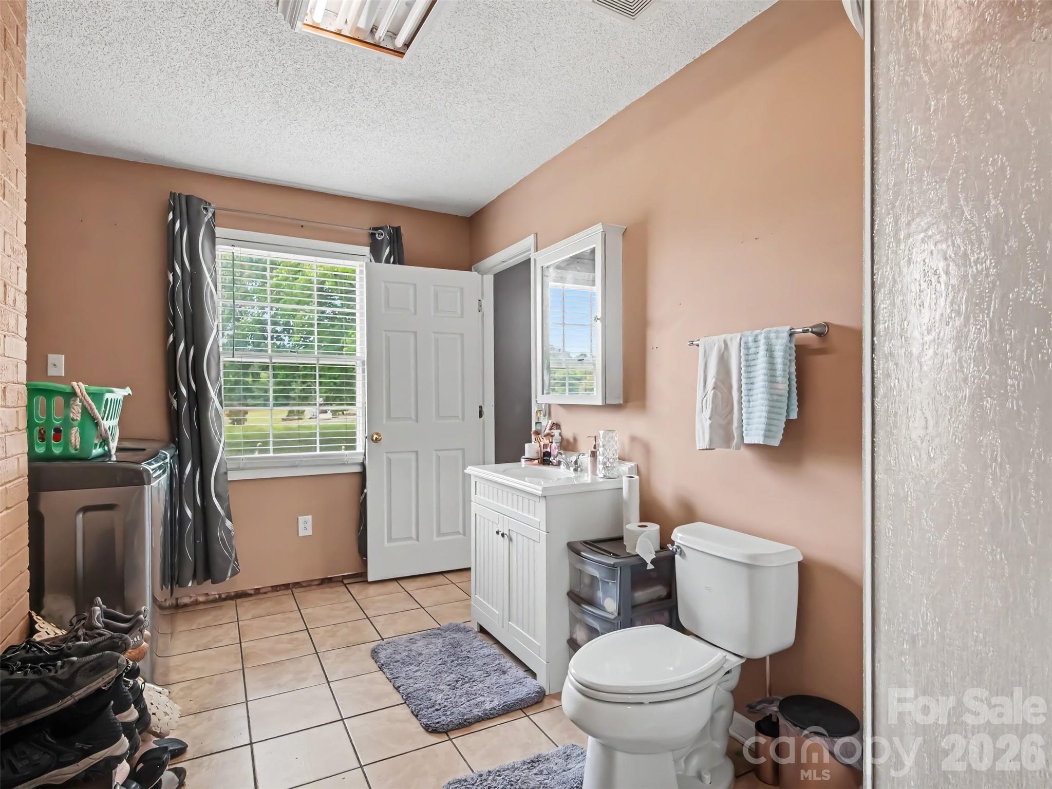 888 Sunbeam Drive — Lincolnton