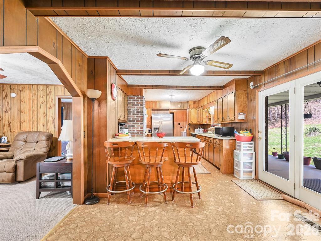 7530 NC 208 Highway — Marshall