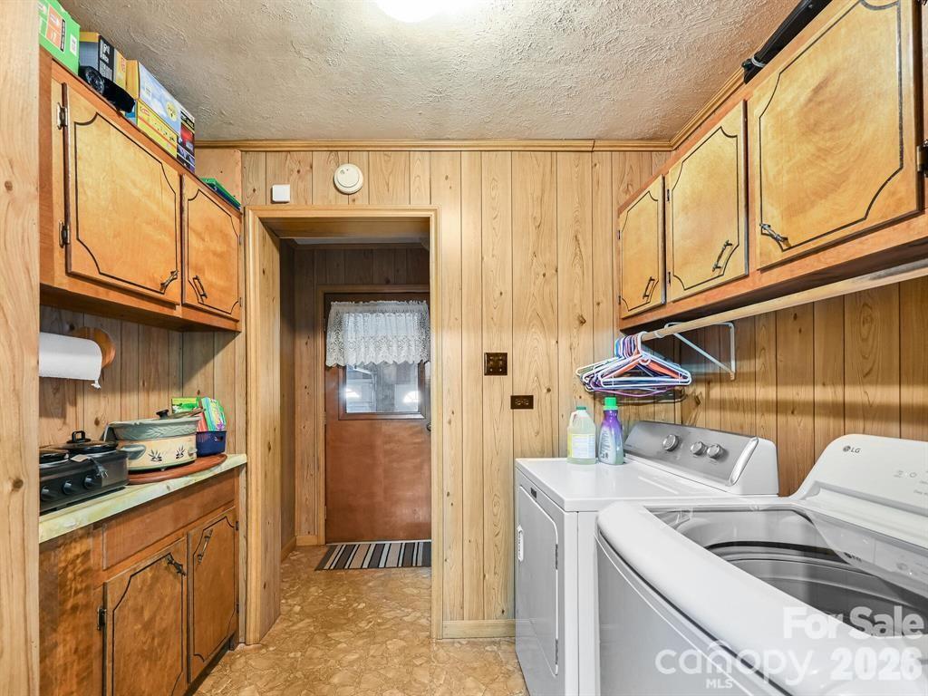 7530 NC 208 Highway — Marshall