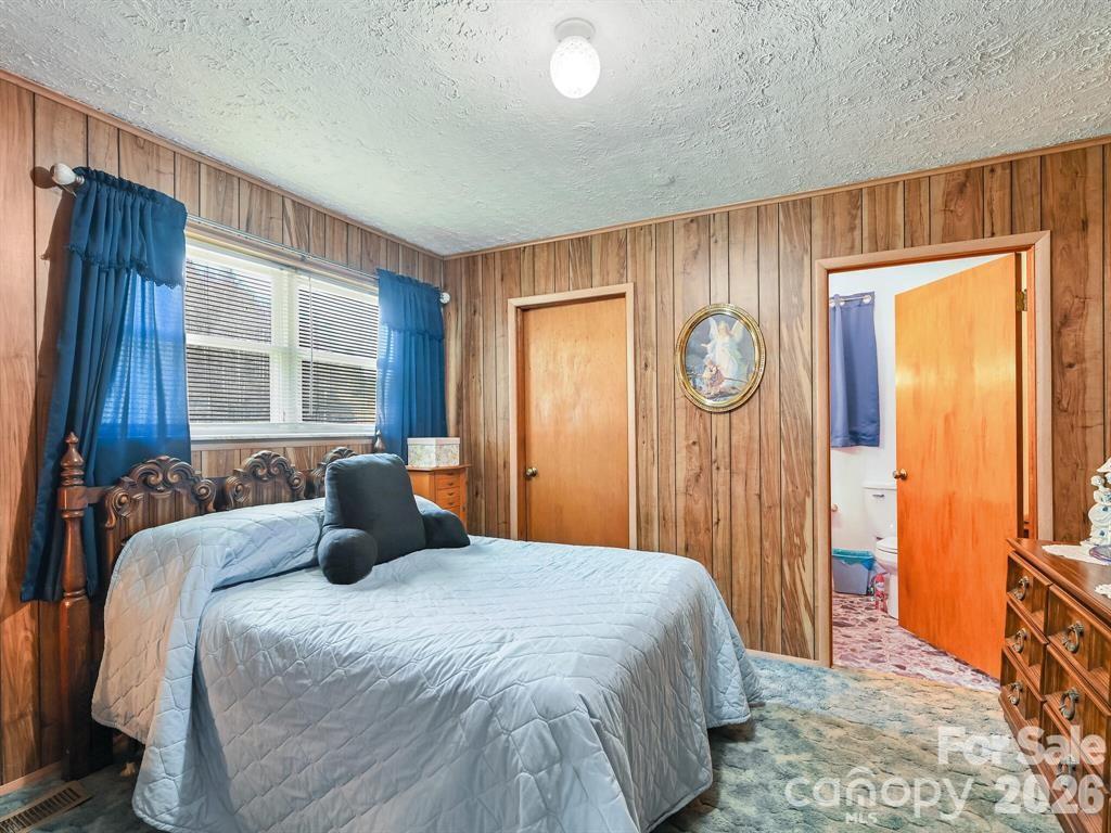 7530 NC 208 Highway — Marshall