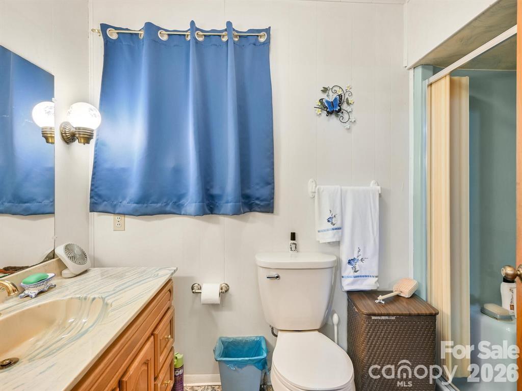 7530 NC 208 Highway — Marshall