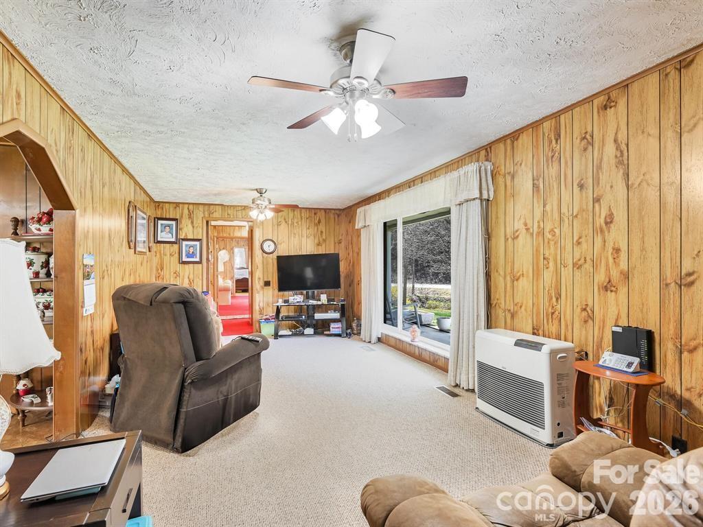 7530 NC 208 Highway — Marshall