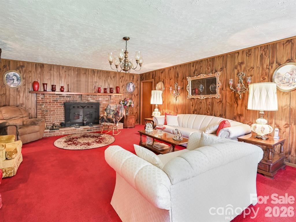 7530 NC 208 Highway — Marshall