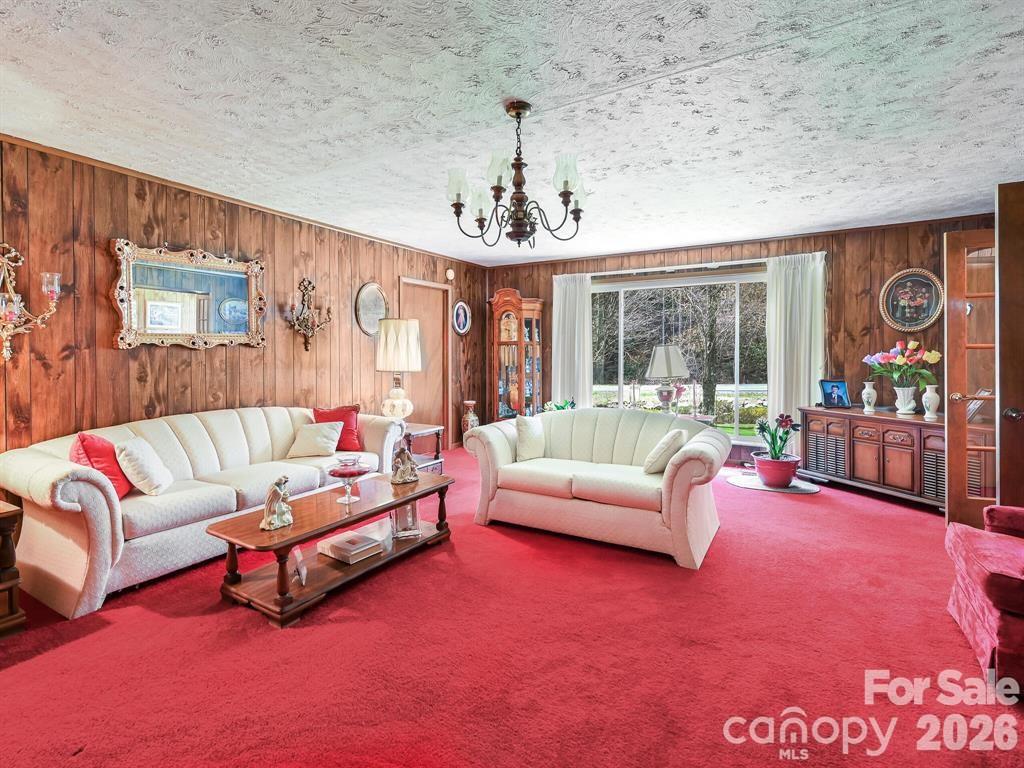 7530 NC 208 Highway — Marshall