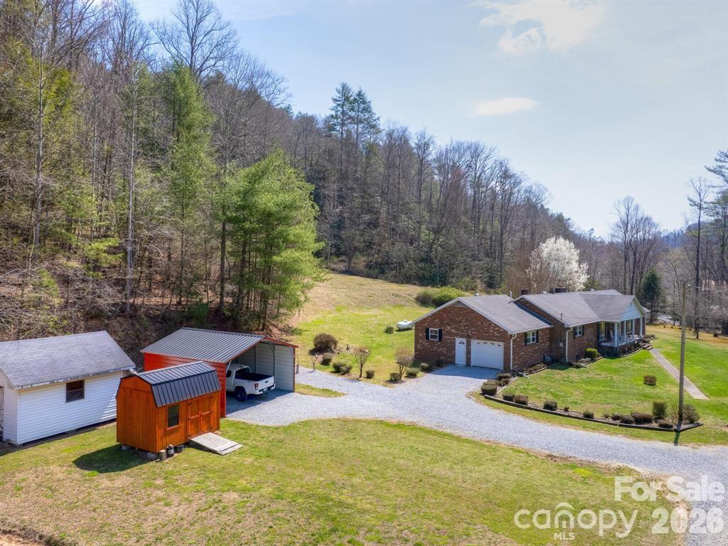 7530 NC 208 Highway — Marshall