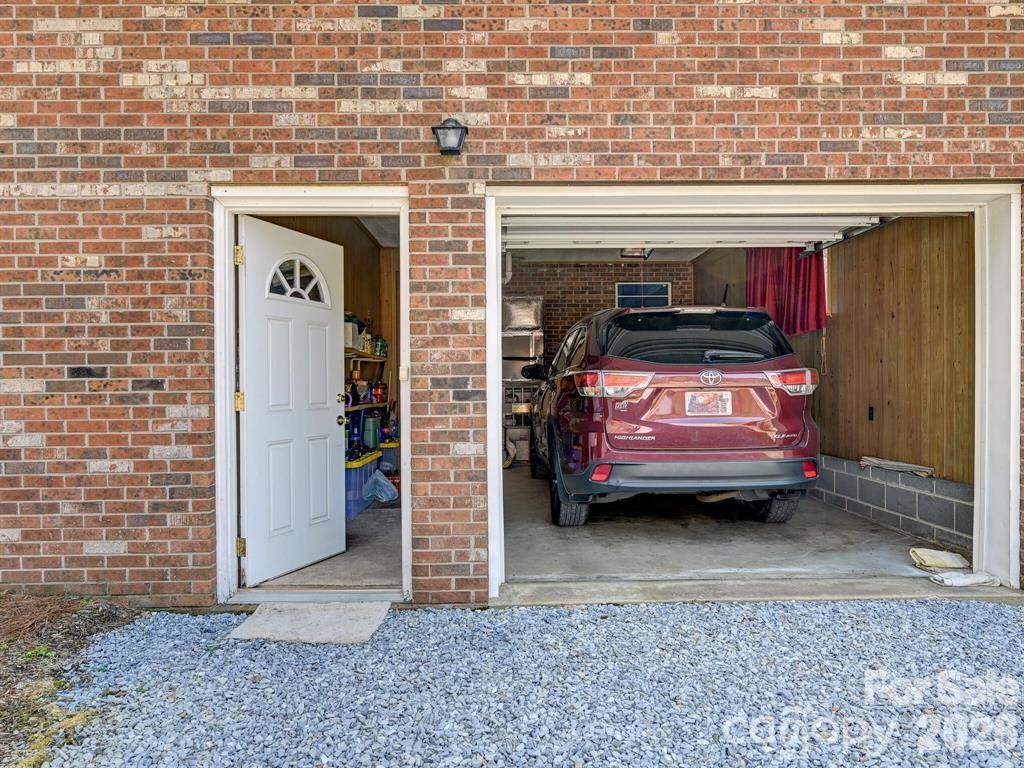 7530 NC 208 Highway — Marshall