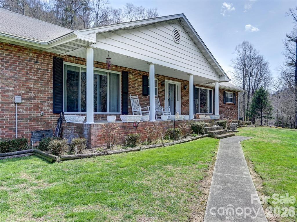7530 NC 208 Highway — Marshall
