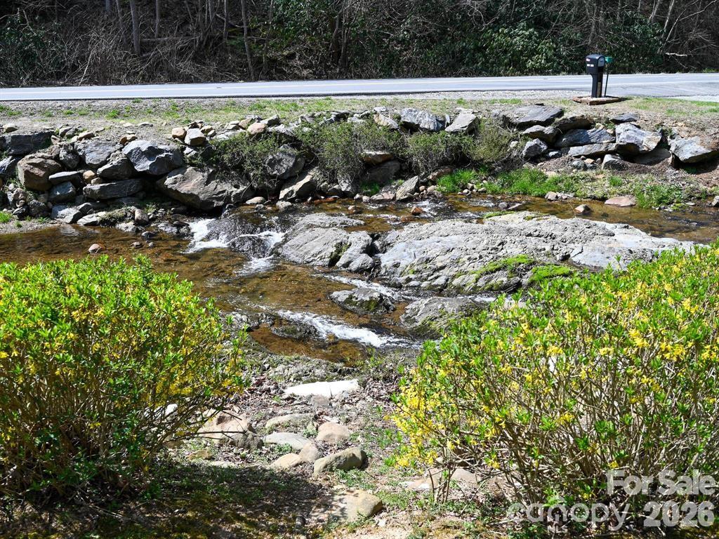 7530 NC 208 Highway — Marshall
