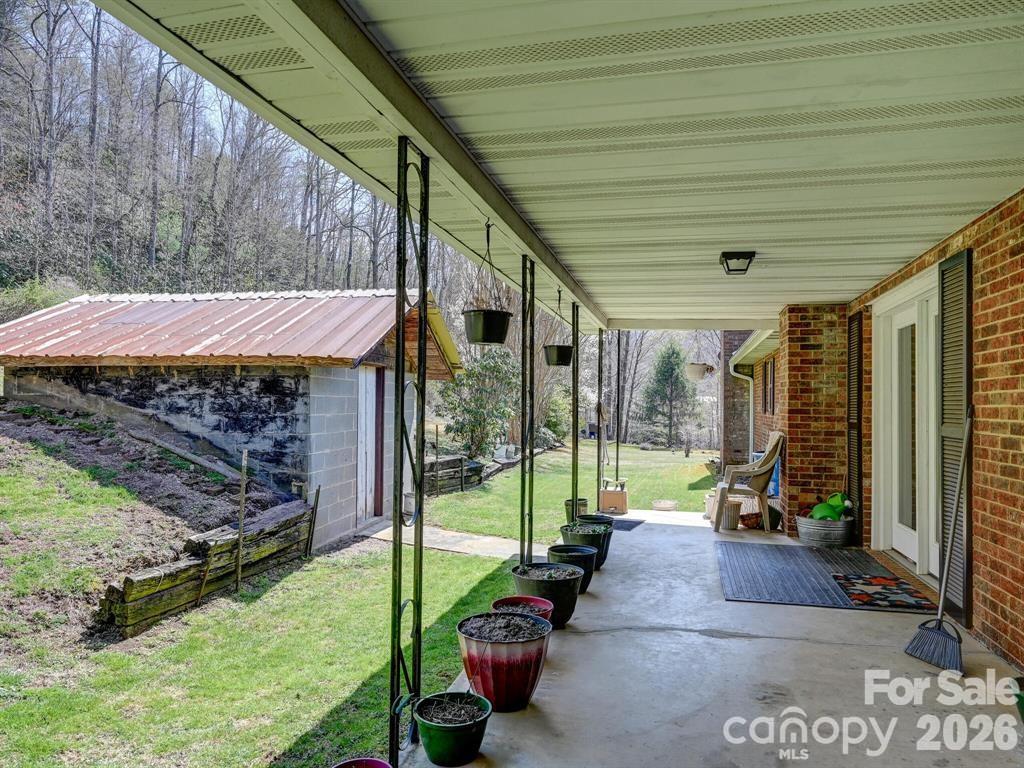 7530 NC 208 Highway — Marshall
