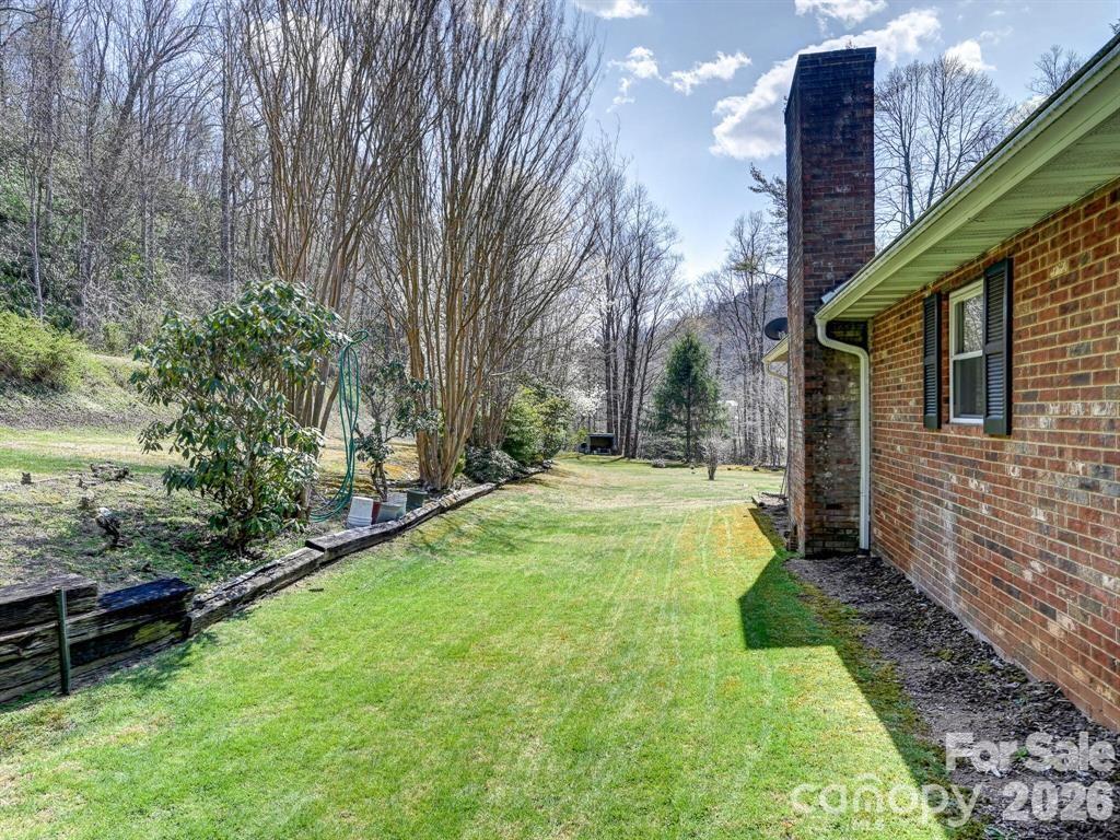 7530 NC 208 Highway — Marshall