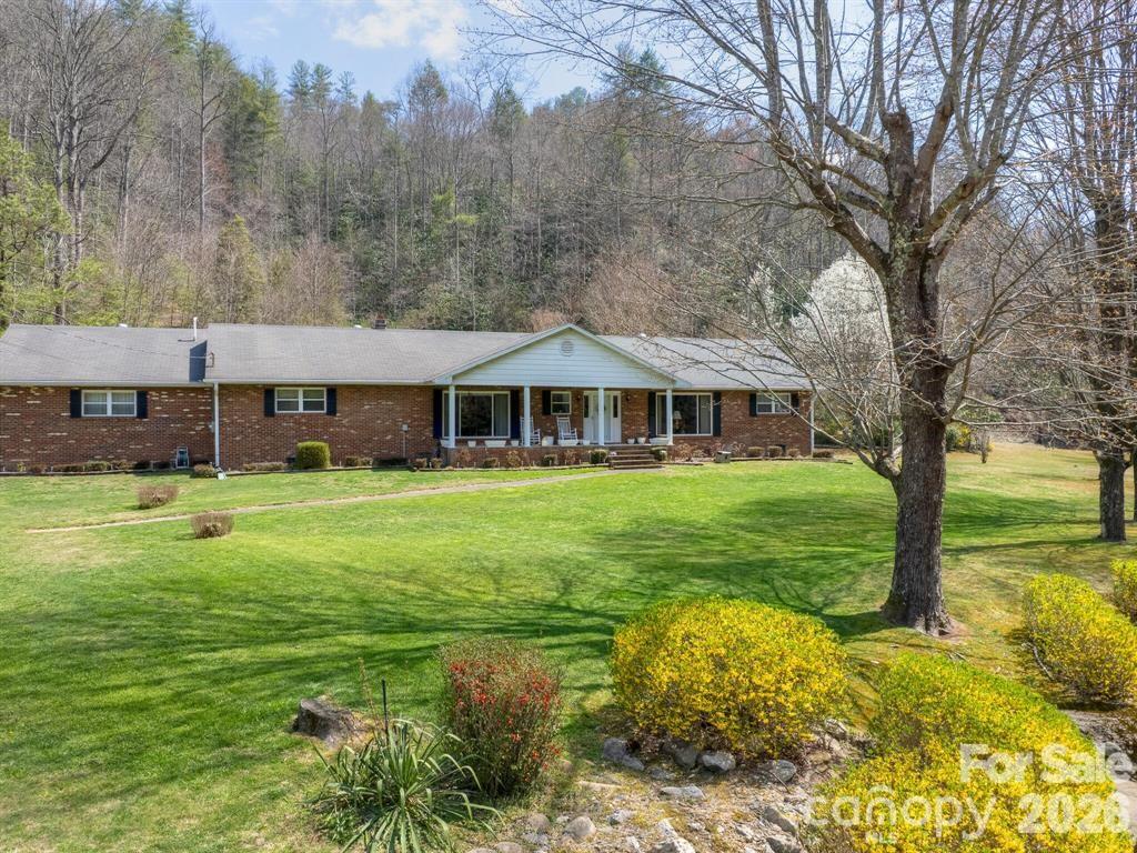 7530 NC 208 Highway — Marshall