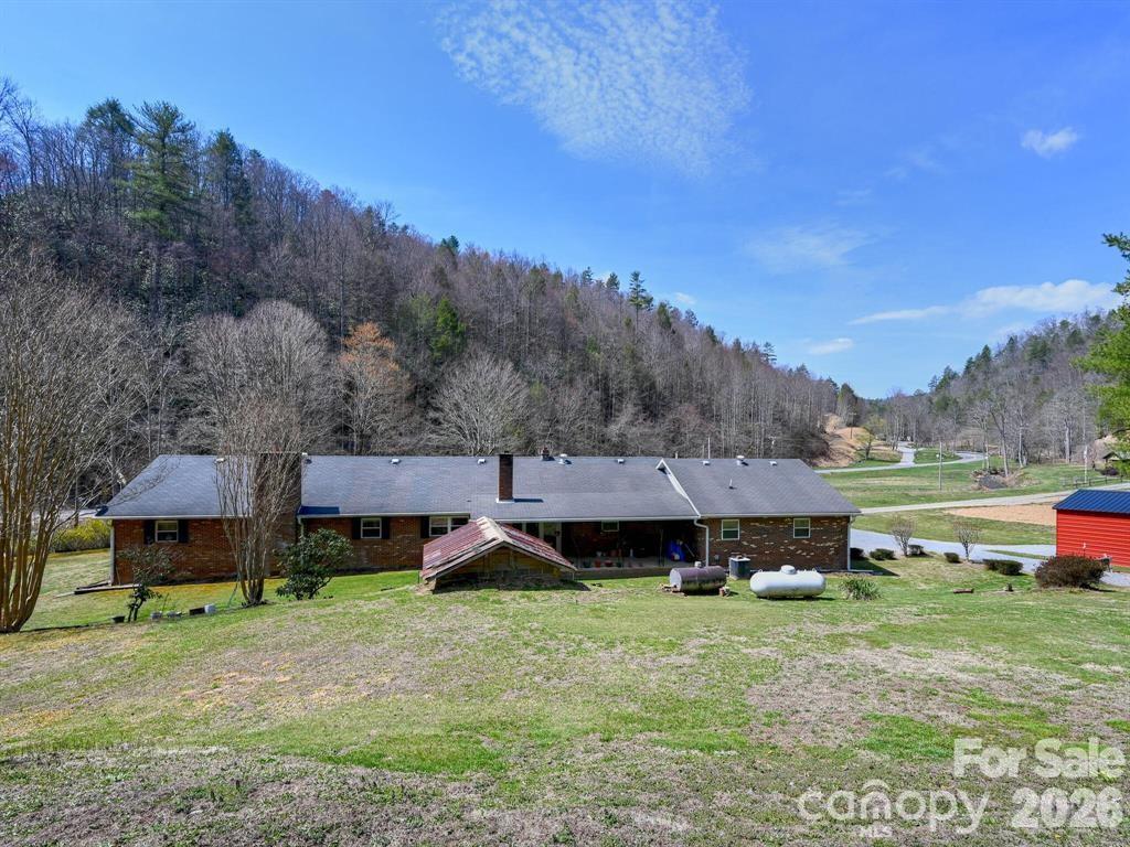 7530 NC 208 Highway — Marshall