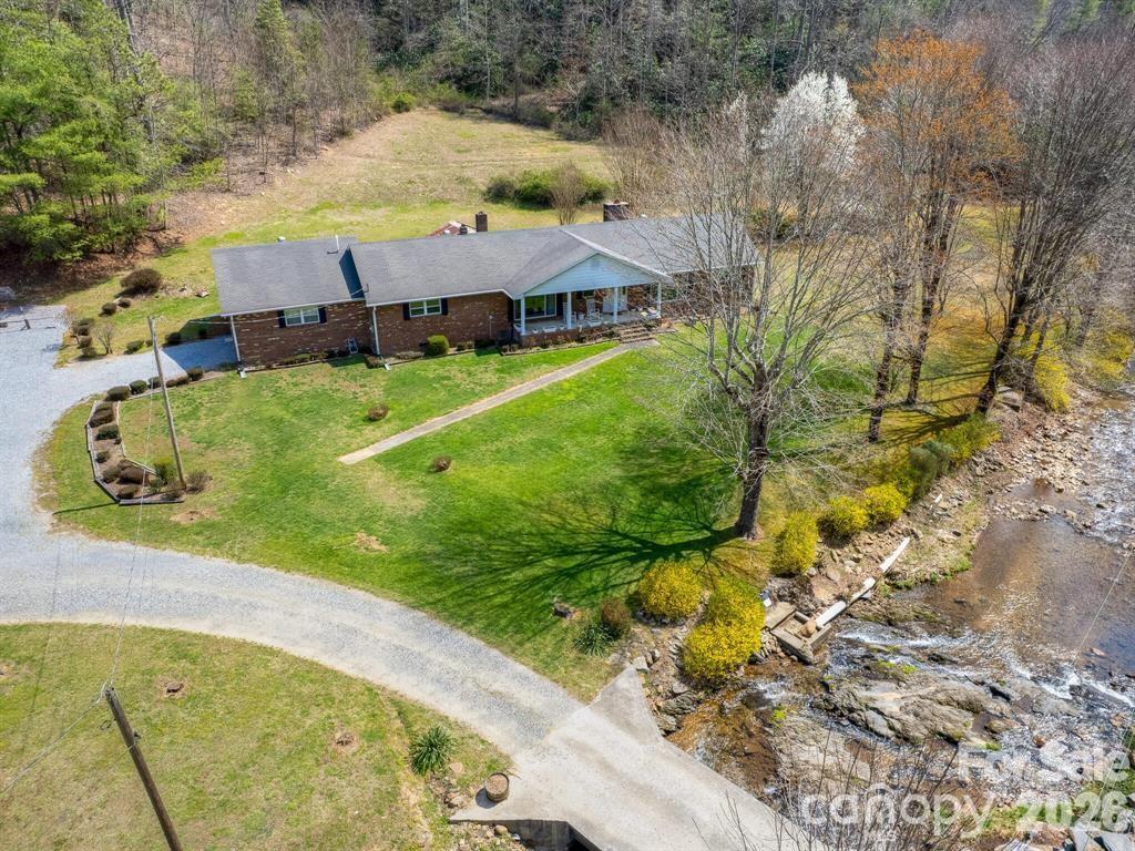 7530 NC 208 Highway — Marshall