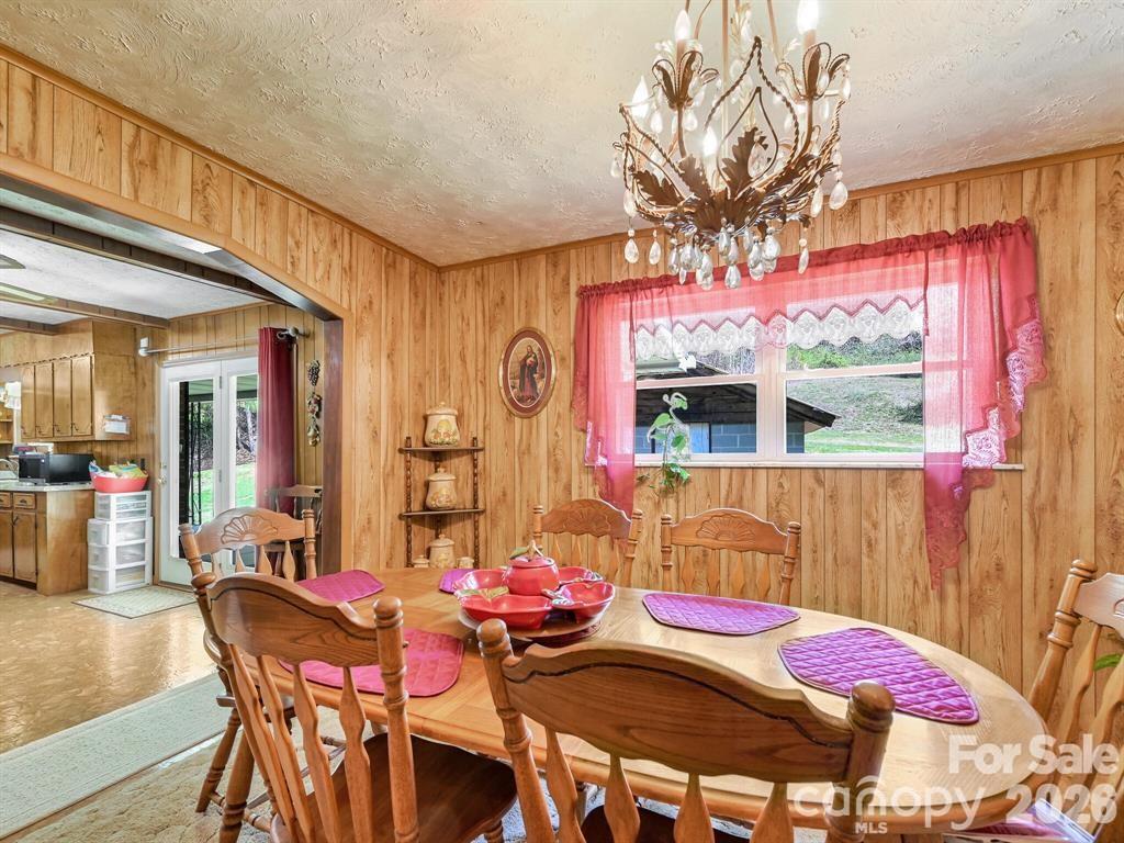 7530 NC 208 Highway — Marshall