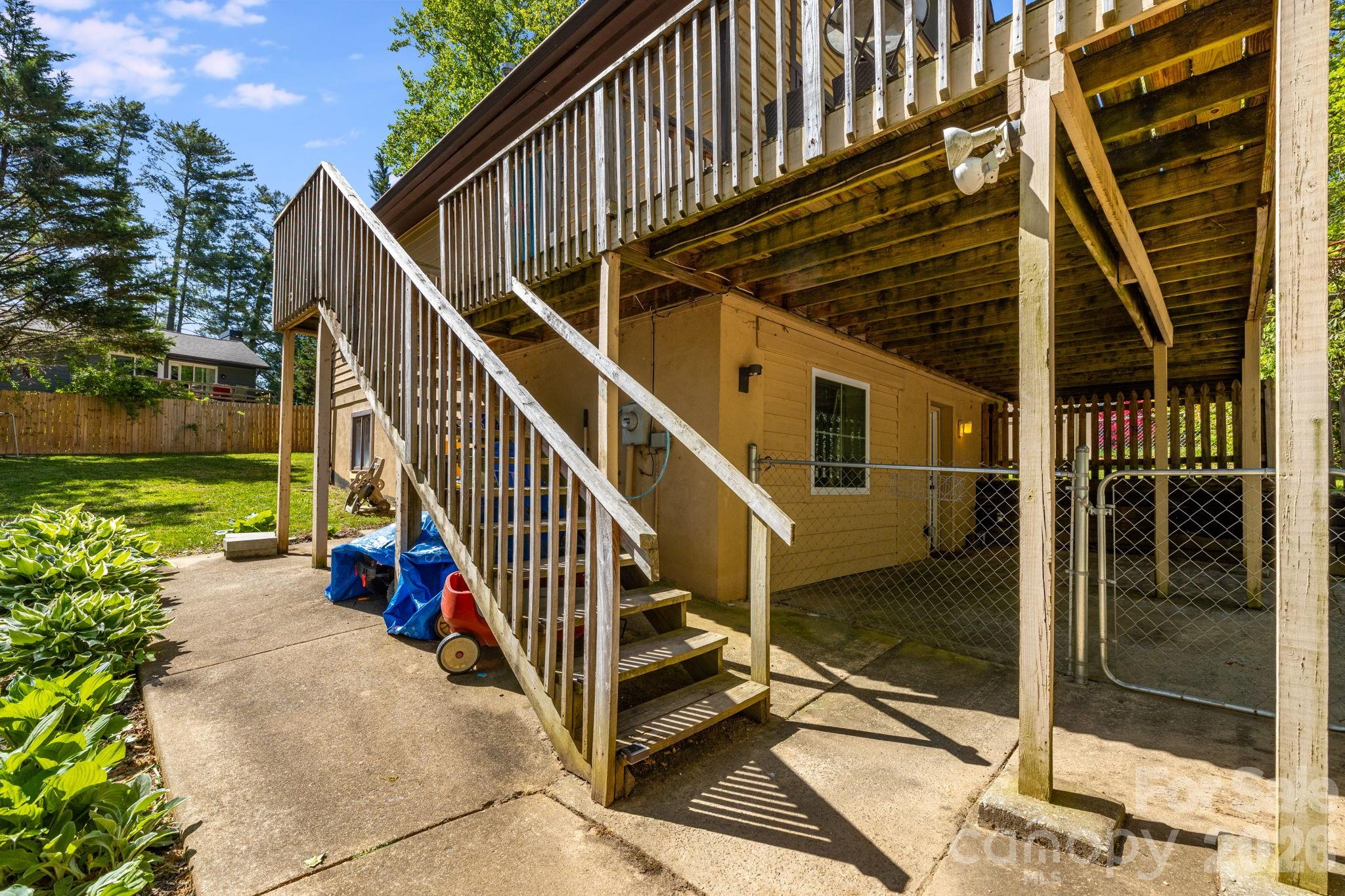823 Fanning Bridge Road — Fletcher