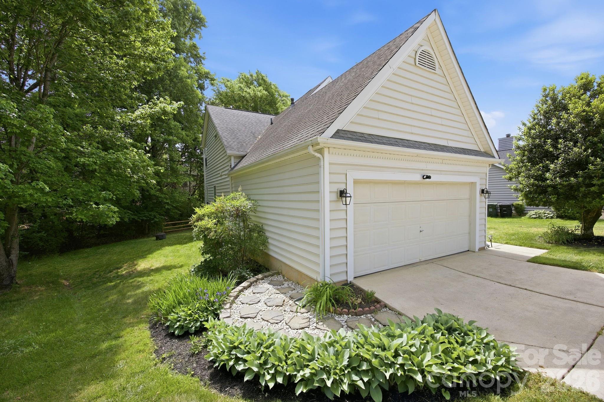 598 Viking Place SW — Concord