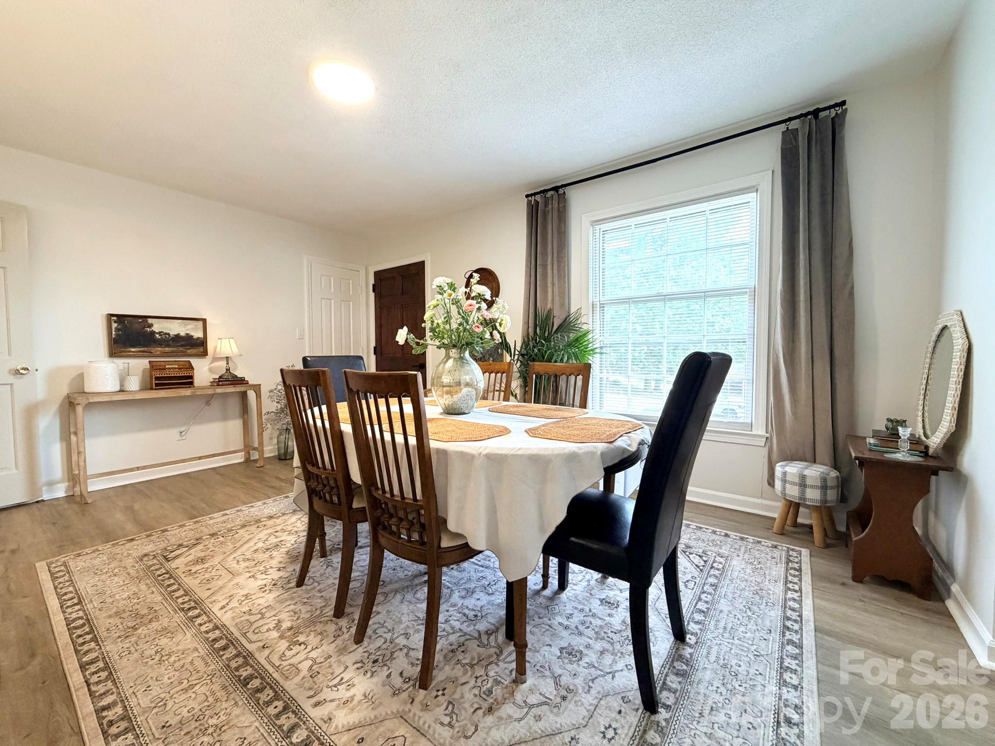 165 Northwest Road — Hickory