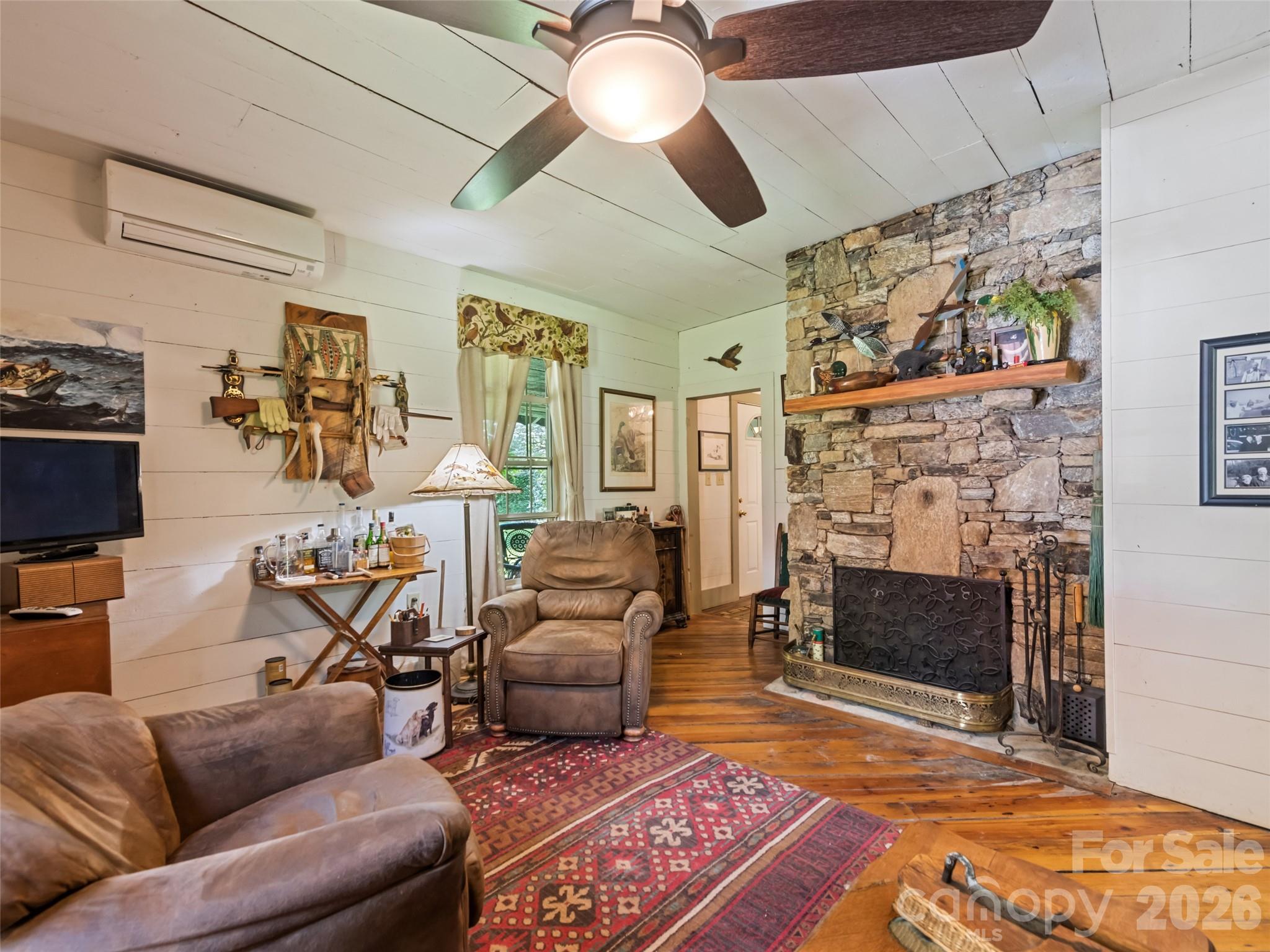 647 Indian Springs Road — Clyde