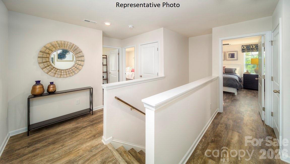 1371 Mammoth Road — Hickory