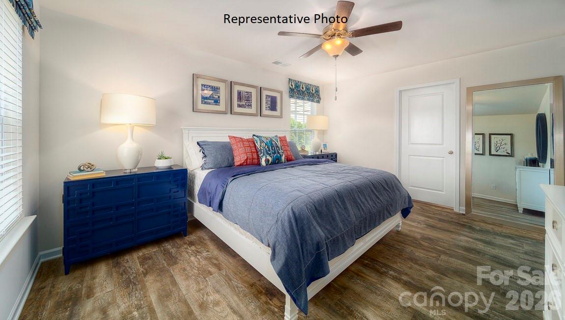 1371 Mammoth Road — Hickory