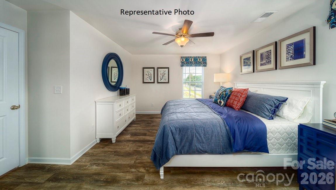 1371 Mammoth Road — Hickory