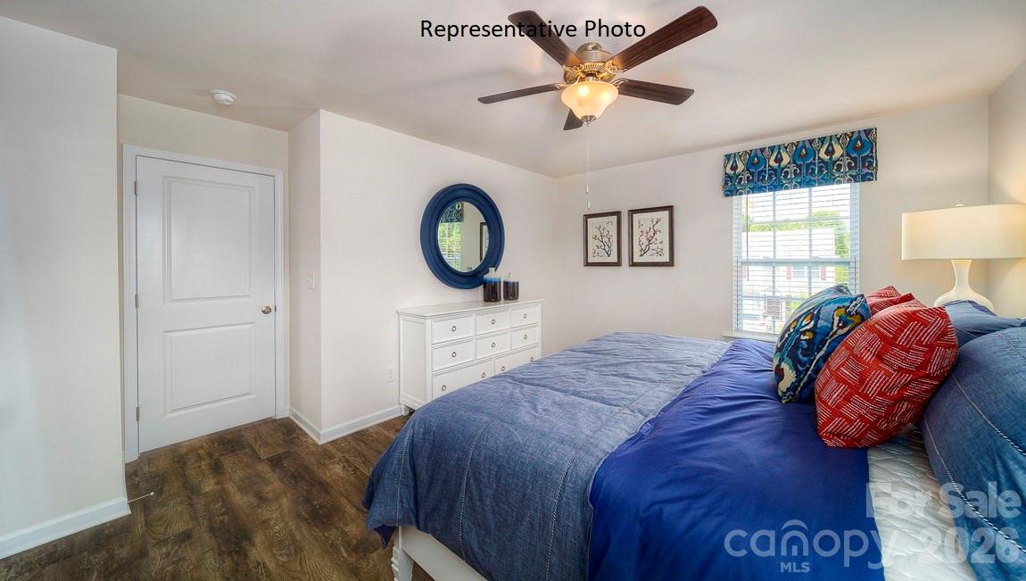 1371 Mammoth Road — Hickory