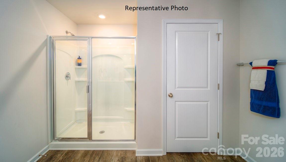 1371 Mammoth Road — Hickory