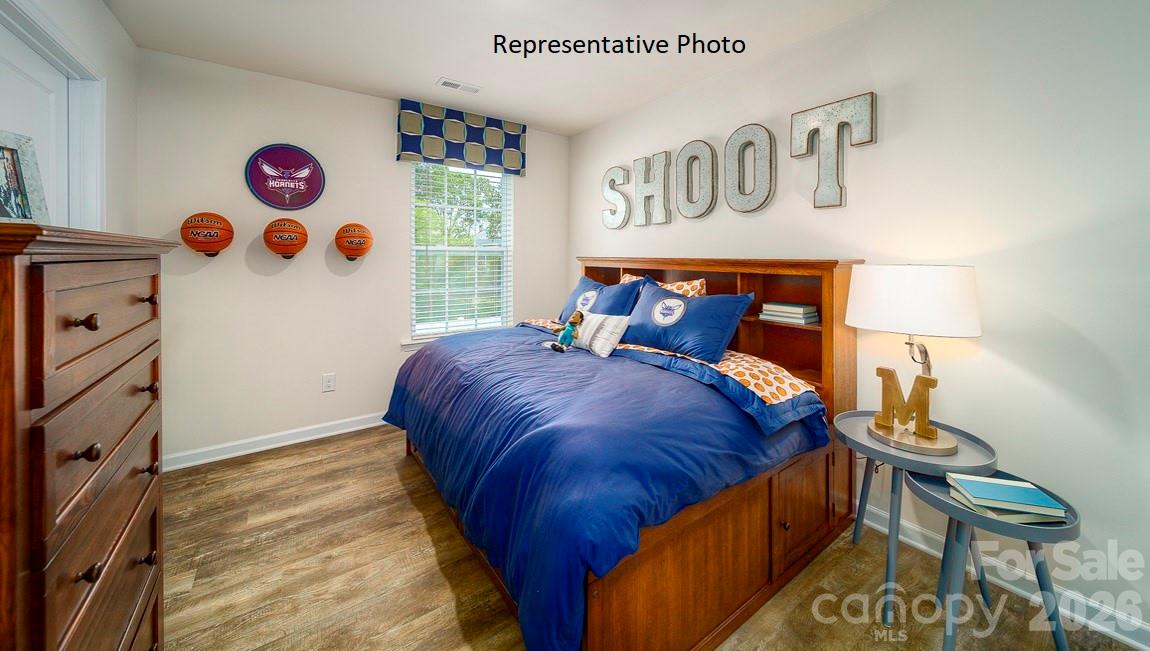 1371 Mammoth Road — Hickory