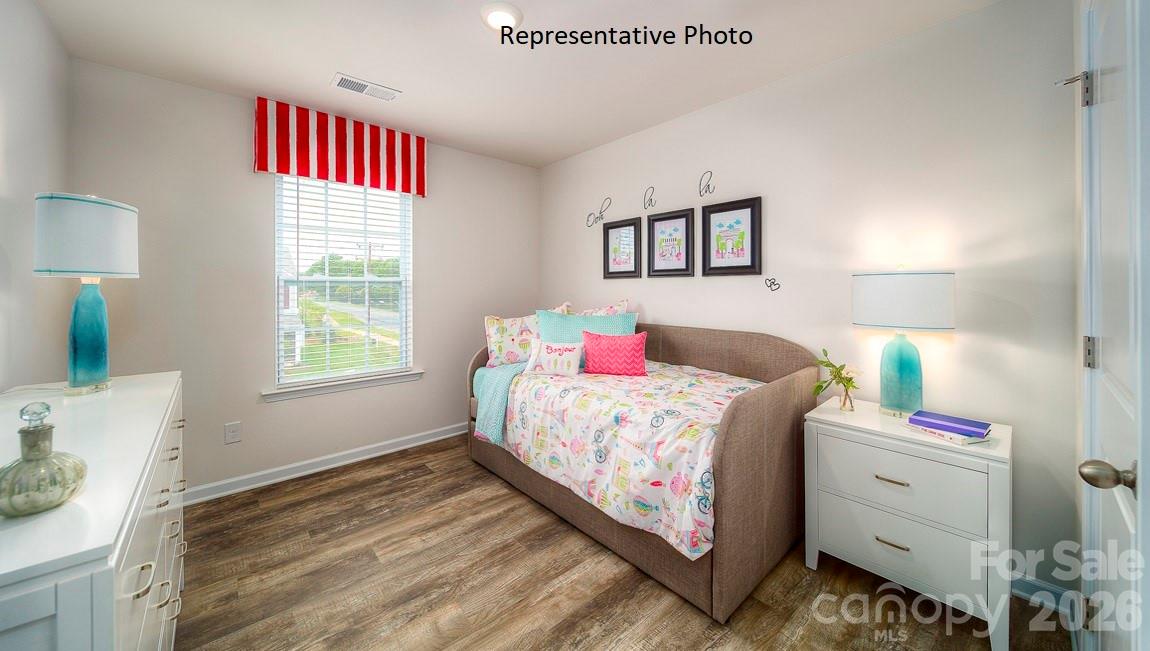 1371 Mammoth Road — Hickory