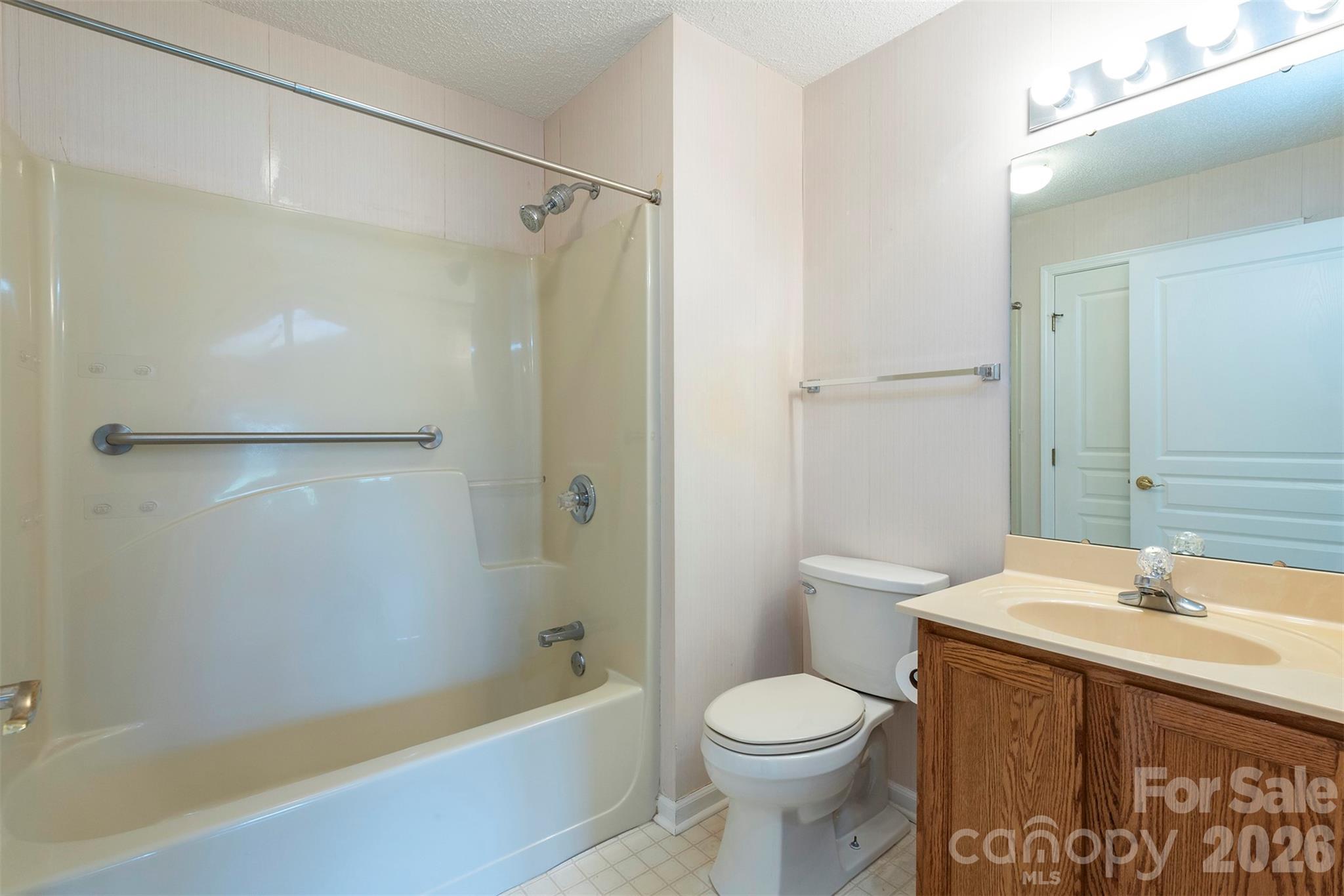 4805 Breakers Lane — Asheville