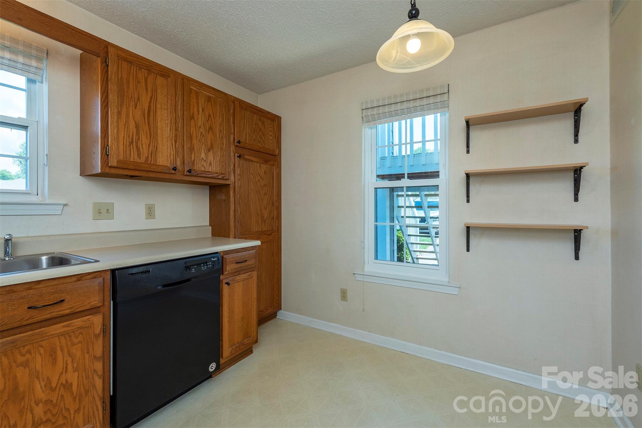 4805 Breakers Lane — Asheville