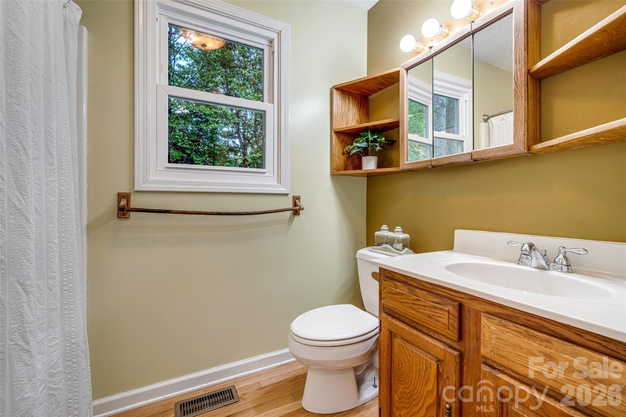 18 Tarragon Place — Flat Rock