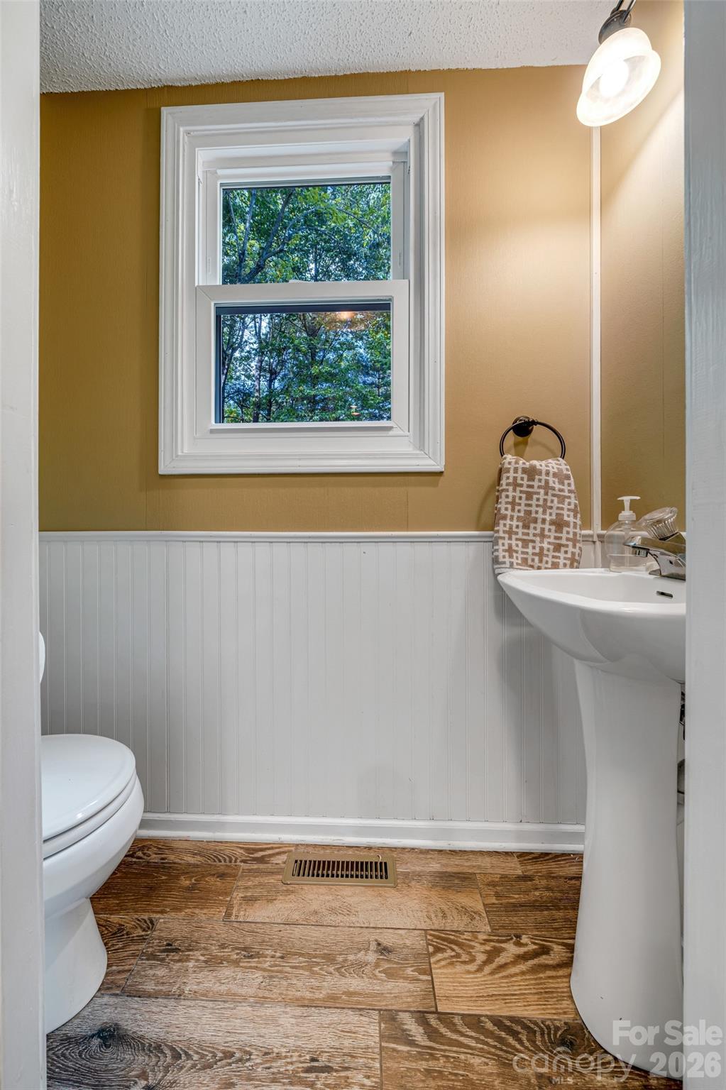 18 Tarragon Place — Flat Rock