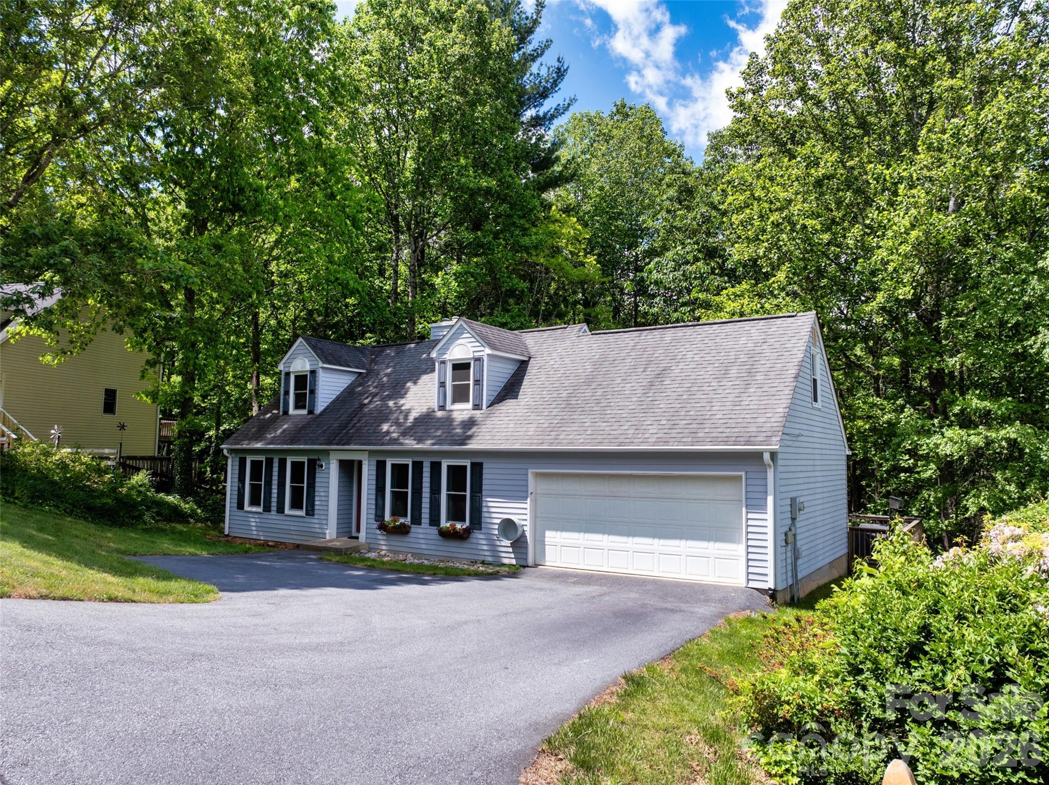 18 Tarragon Place — Flat Rock