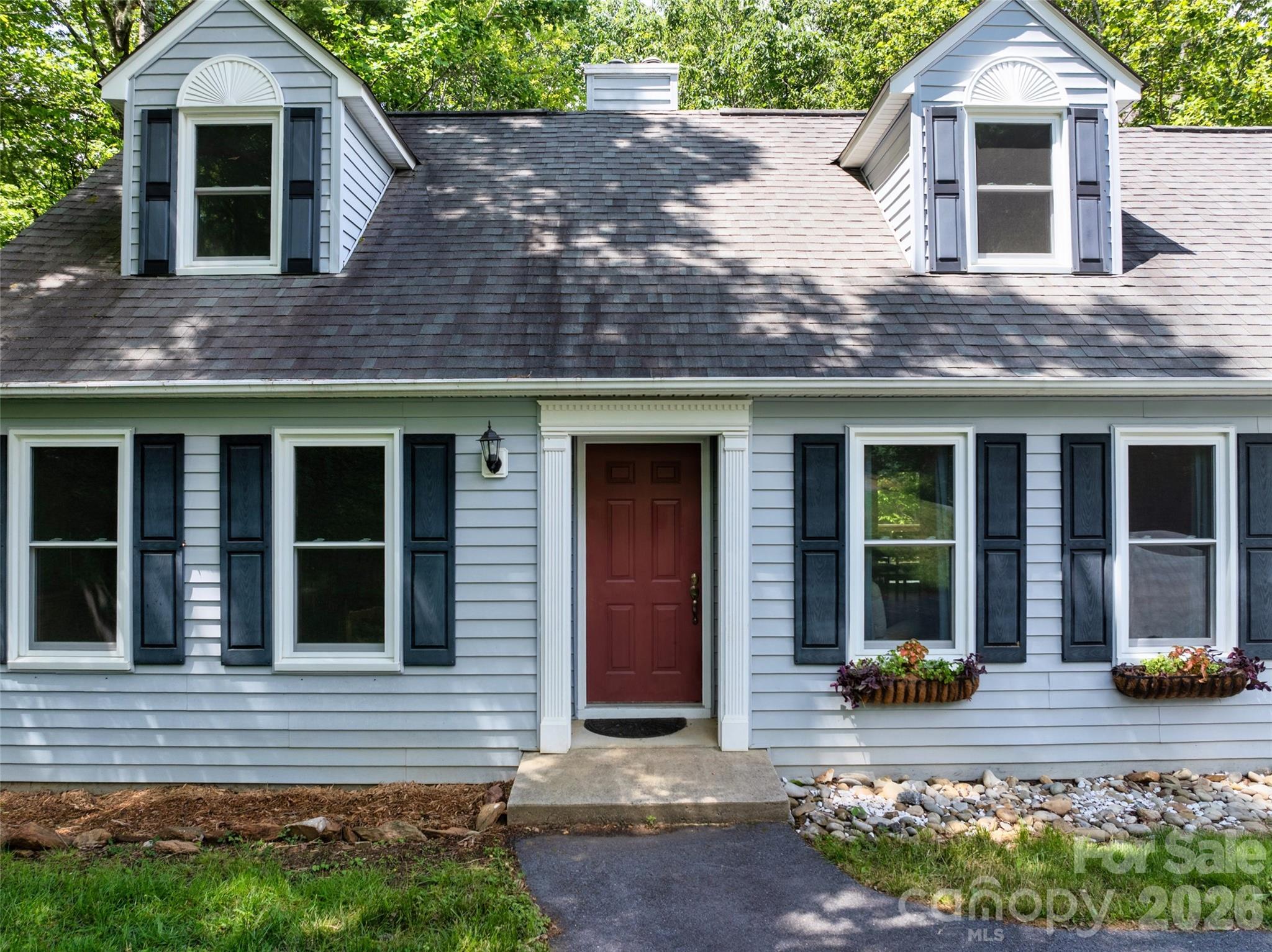 18 Tarragon Place — Flat Rock